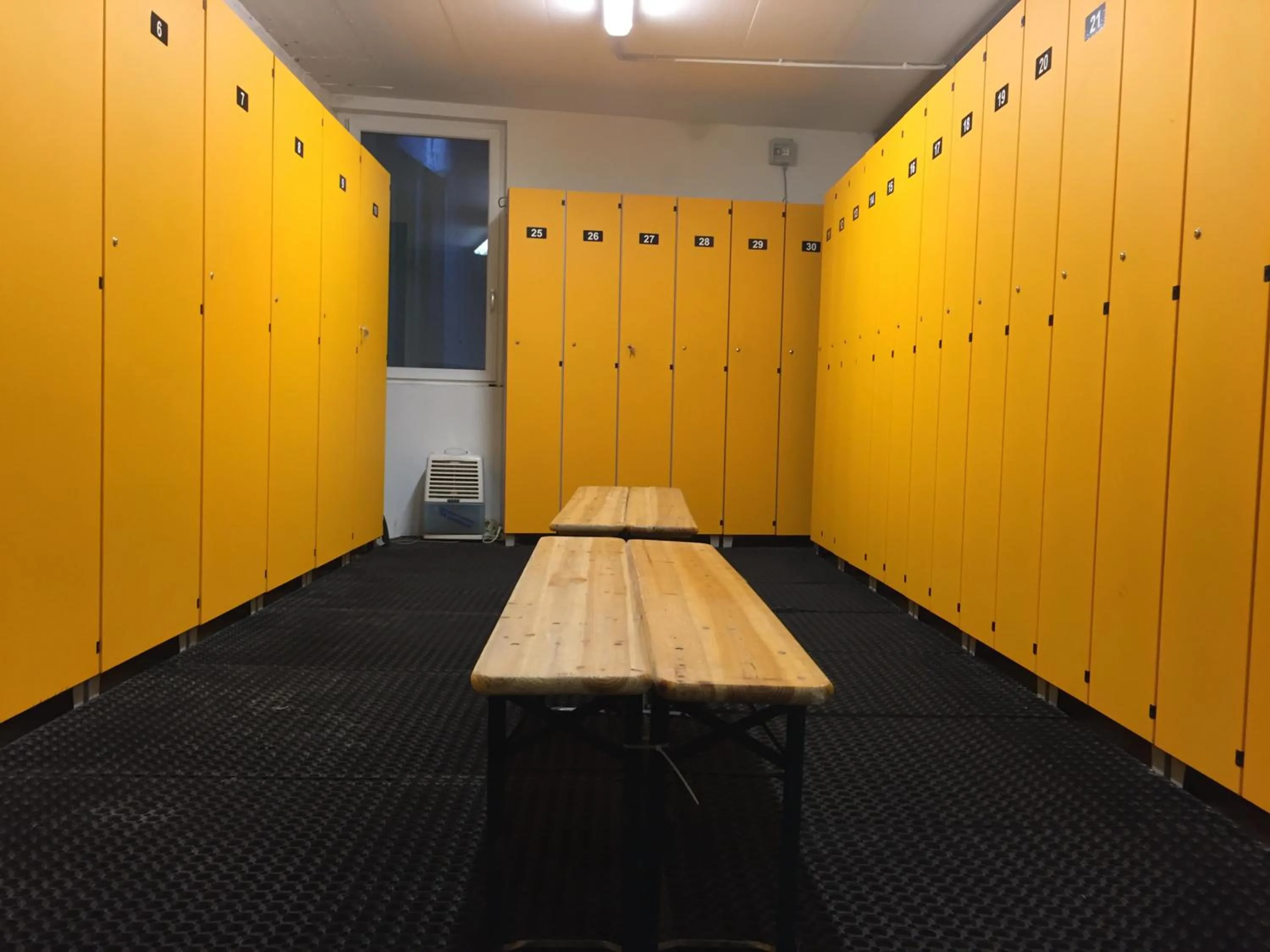 Skiing in Hotel Crozzon