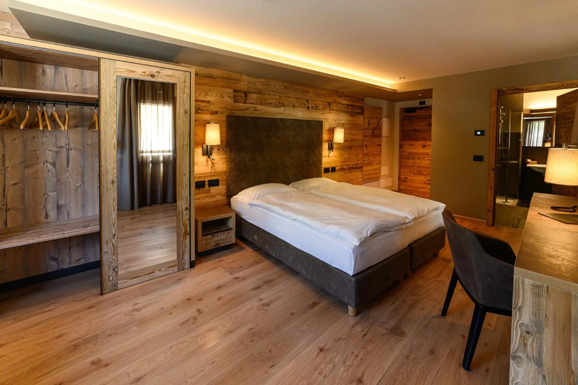 Bedroom, Bed in Hotel Crozzon