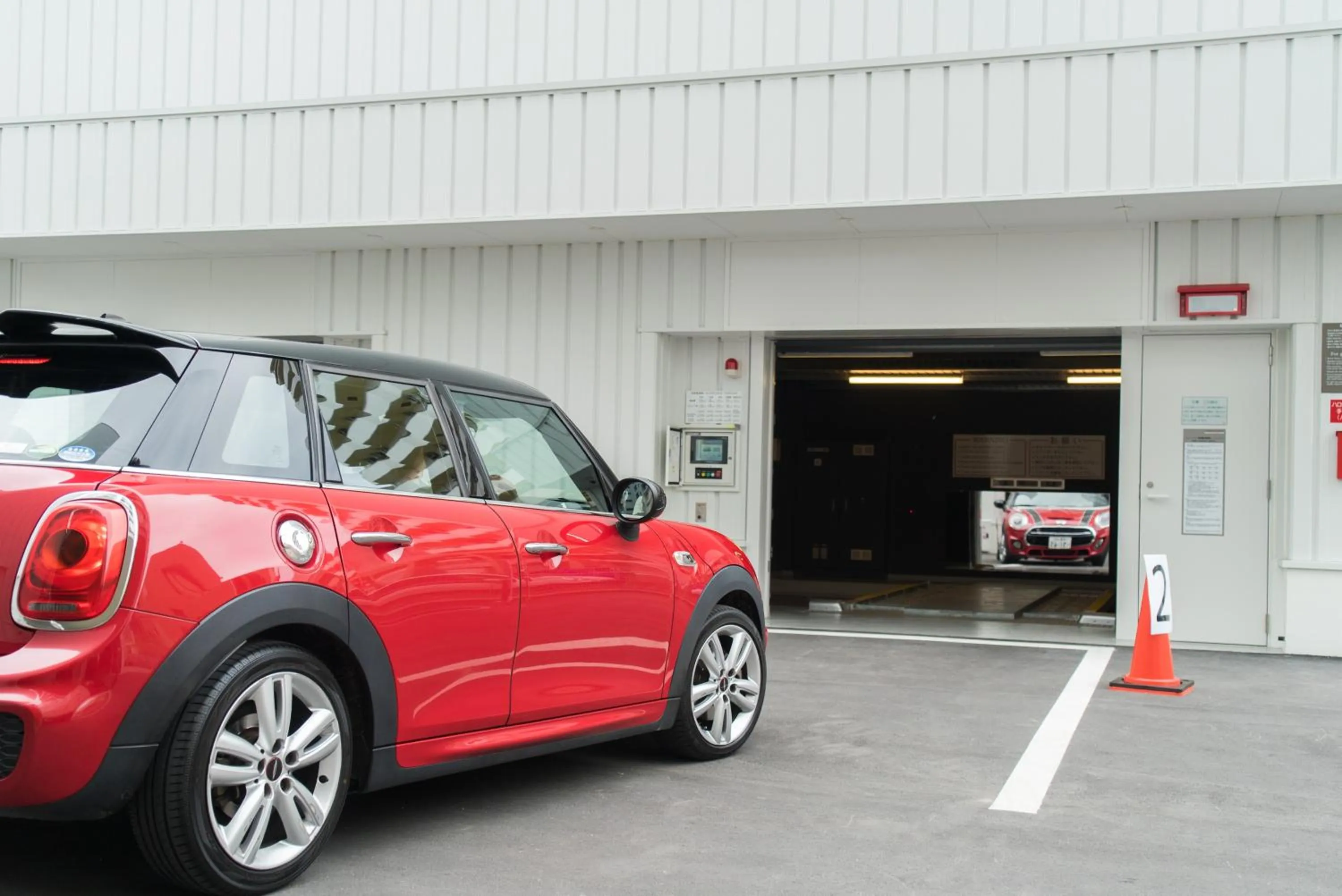 Facade/entrance in JR Kyushu Hotel Blossom Naha