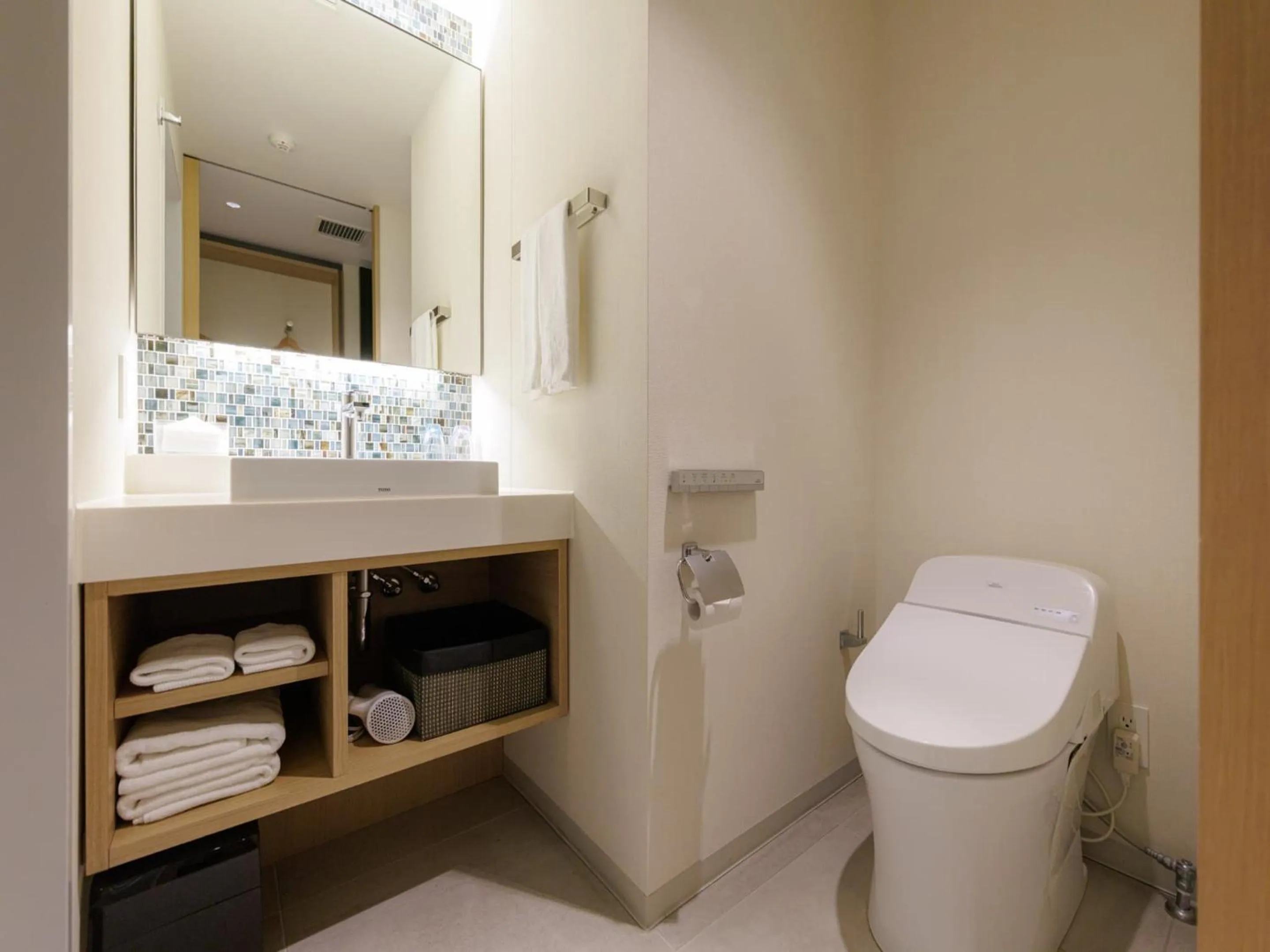 Toilet in JR Kyushu Hotel Blossom Naha