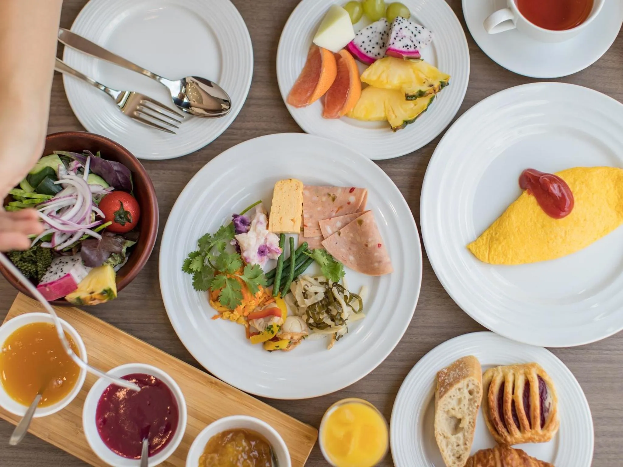 Buffet breakfast in JR Kyushu Hotel Blossom Naha