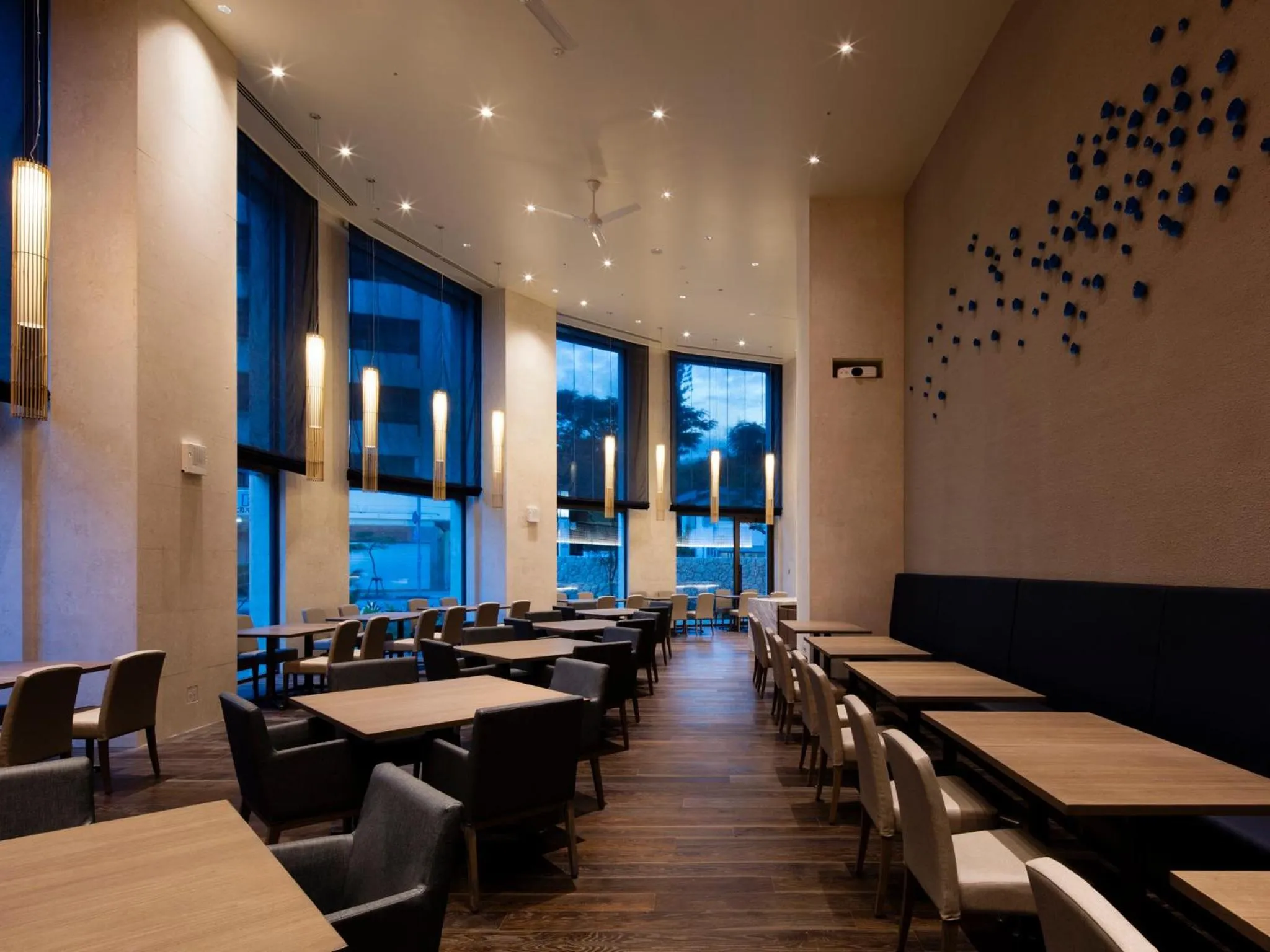 Restaurant/places to eat in JR Kyushu Hotel Blossom Naha