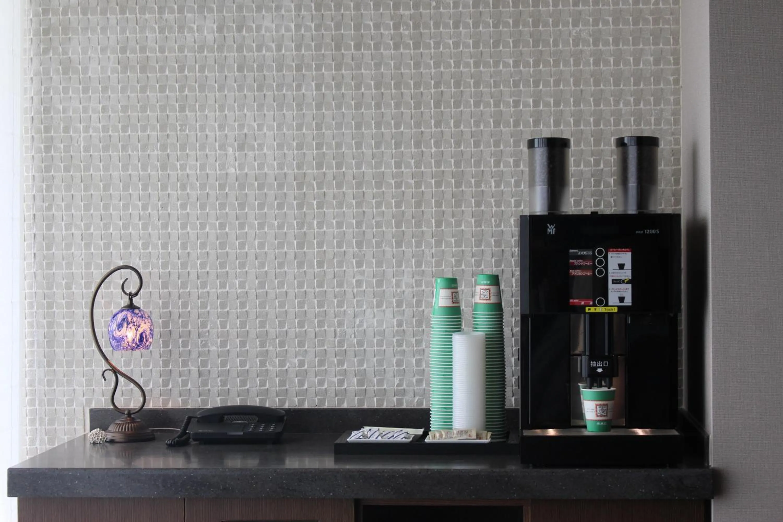 Coffee/tea facilities in JR Kyushu Hotel Blossom Naha