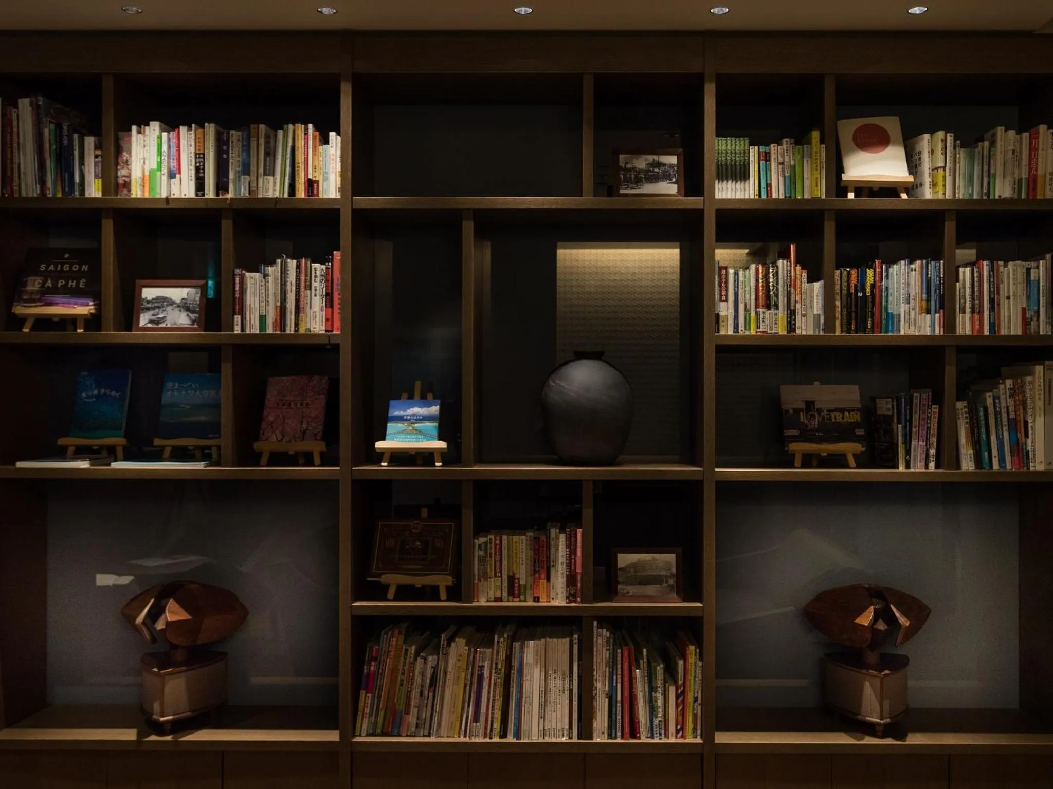 Lounge or bar in JR Kyushu Hotel Blossom Naha