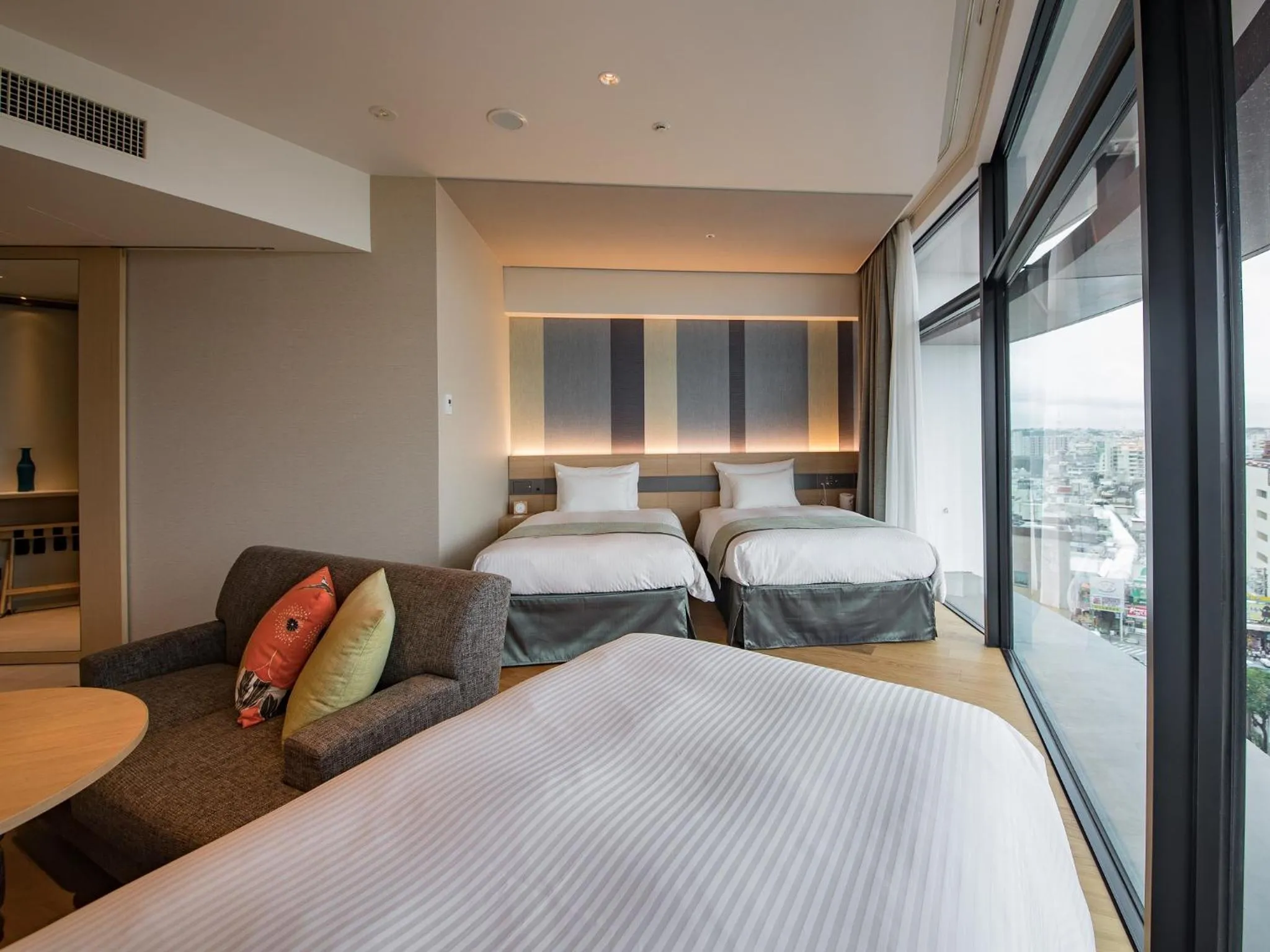 Photo of the whole room, Bed in JR Kyushu Hotel Blossom Naha