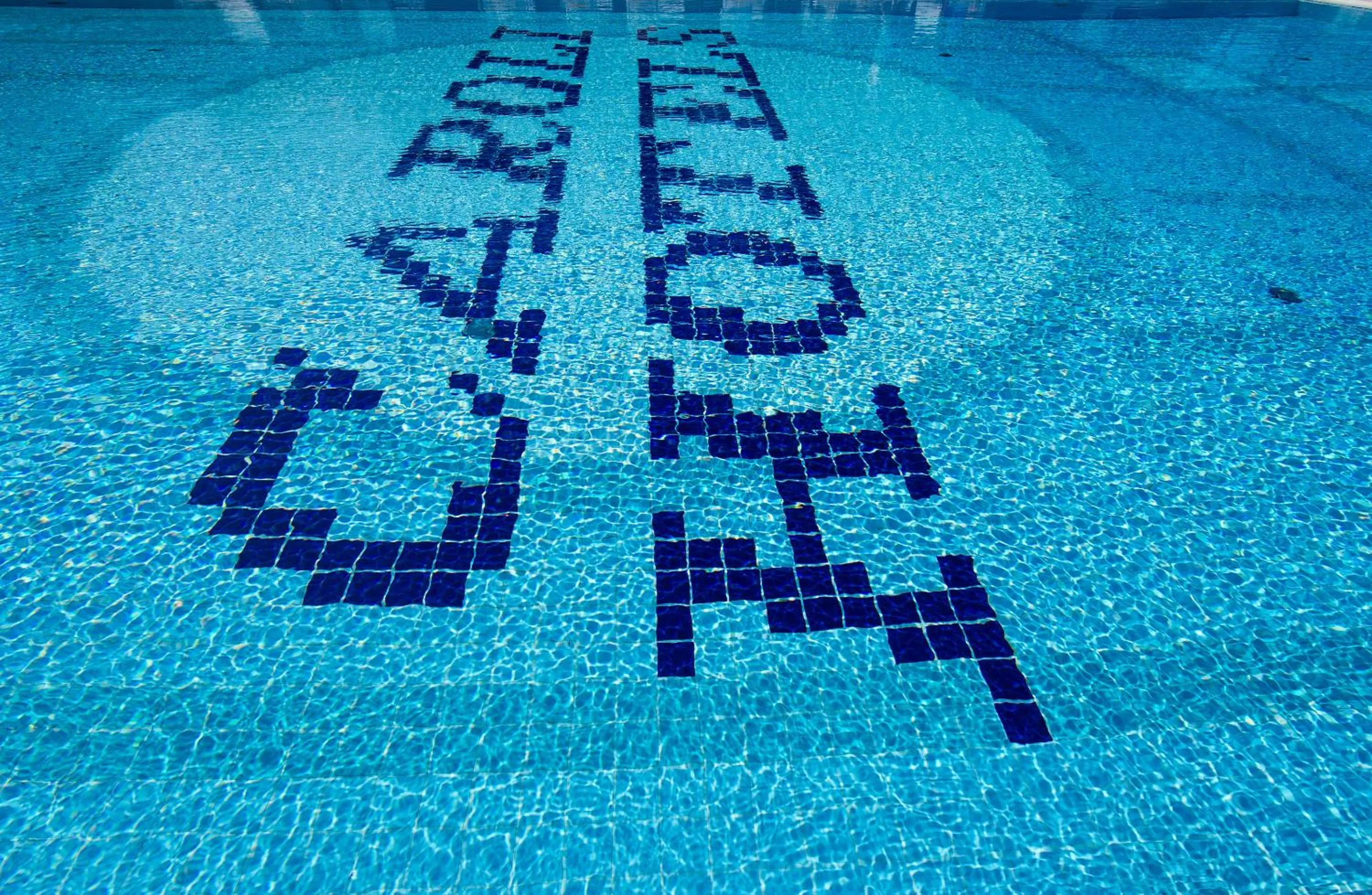 Swimming pool in Joli Park Hotel - Caroli Hotels