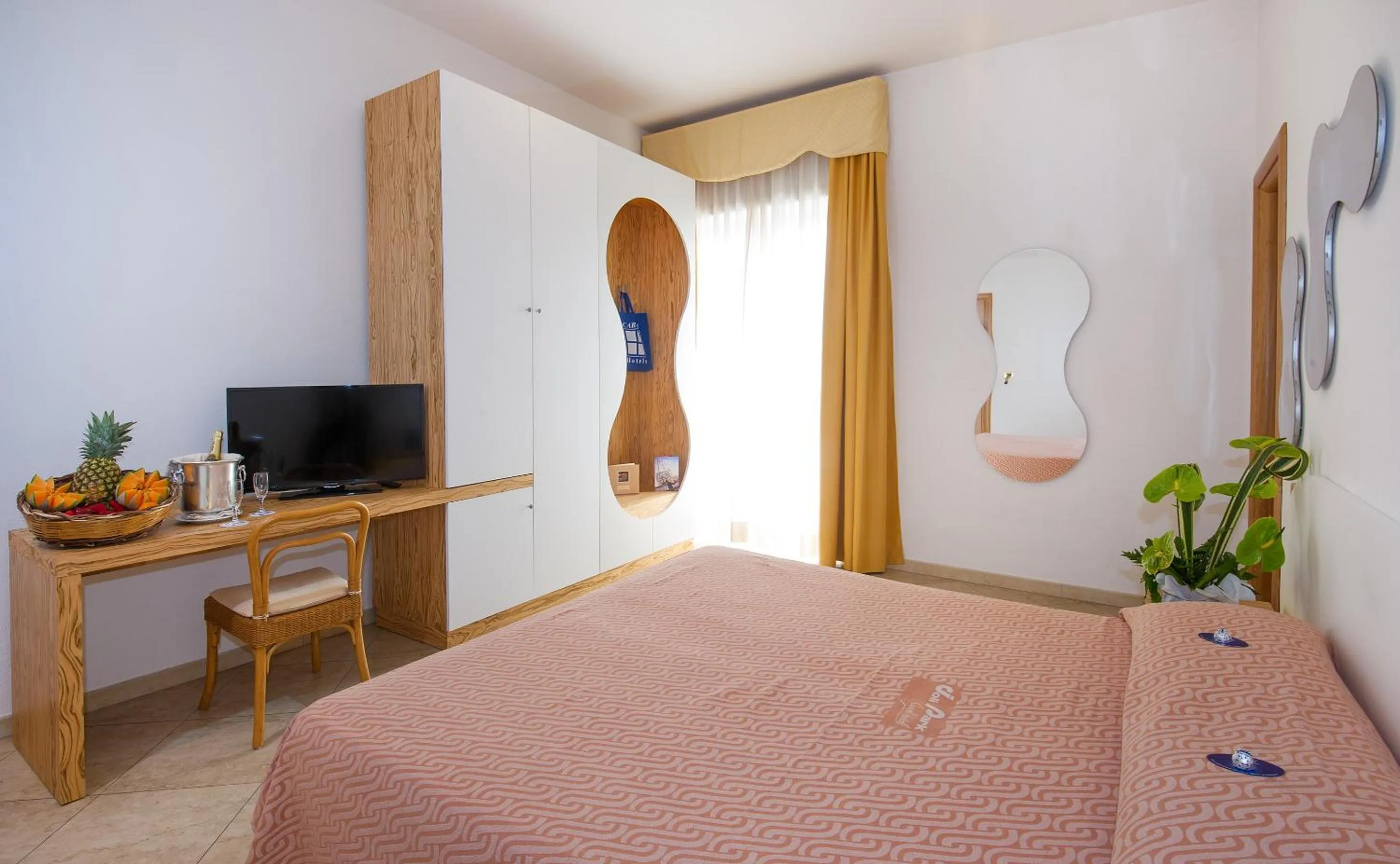 Bed in Joli Park Hotel - Caroli Hotels