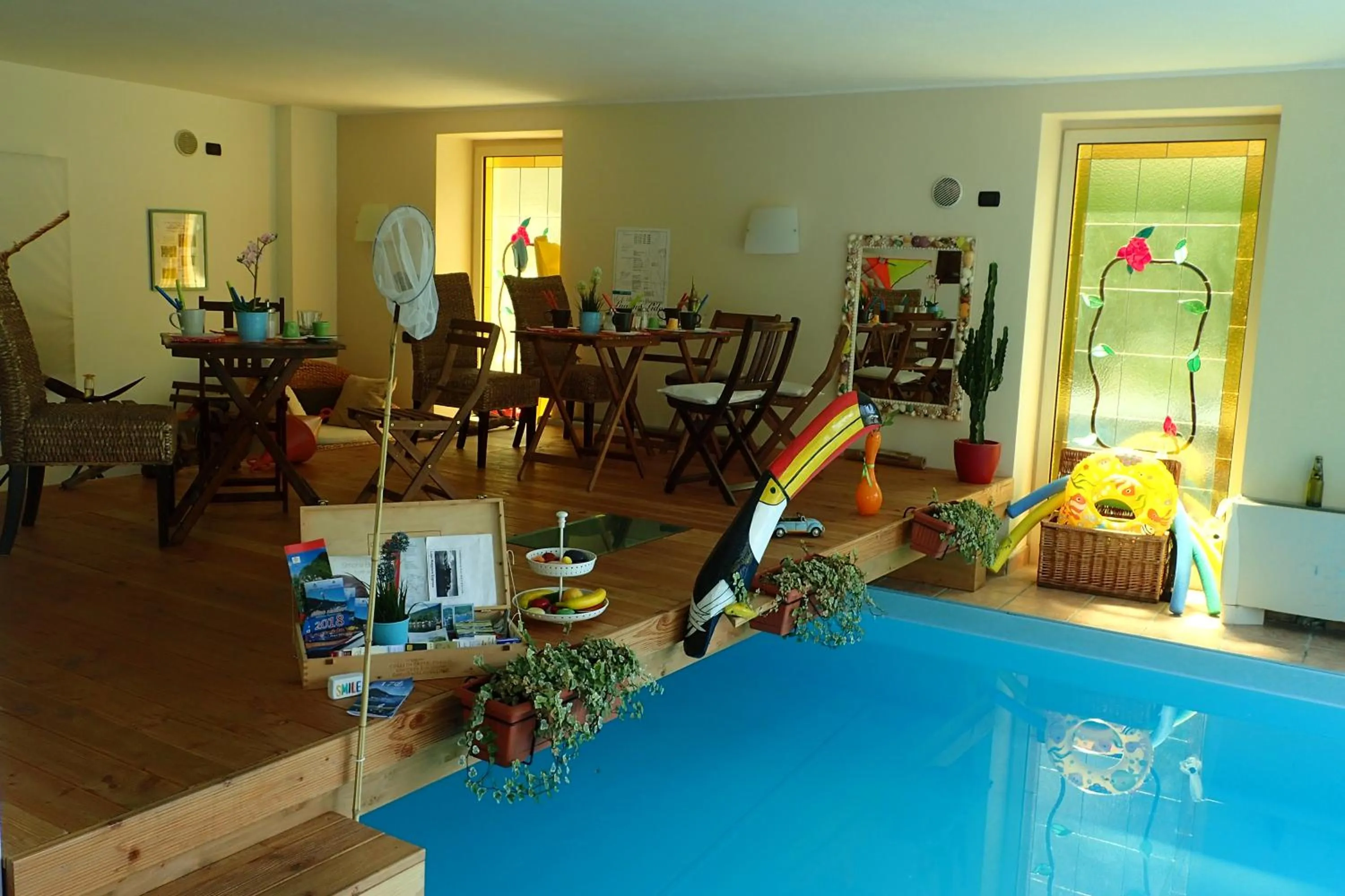 Pool view in B&B Dolce vista al lago Lugano