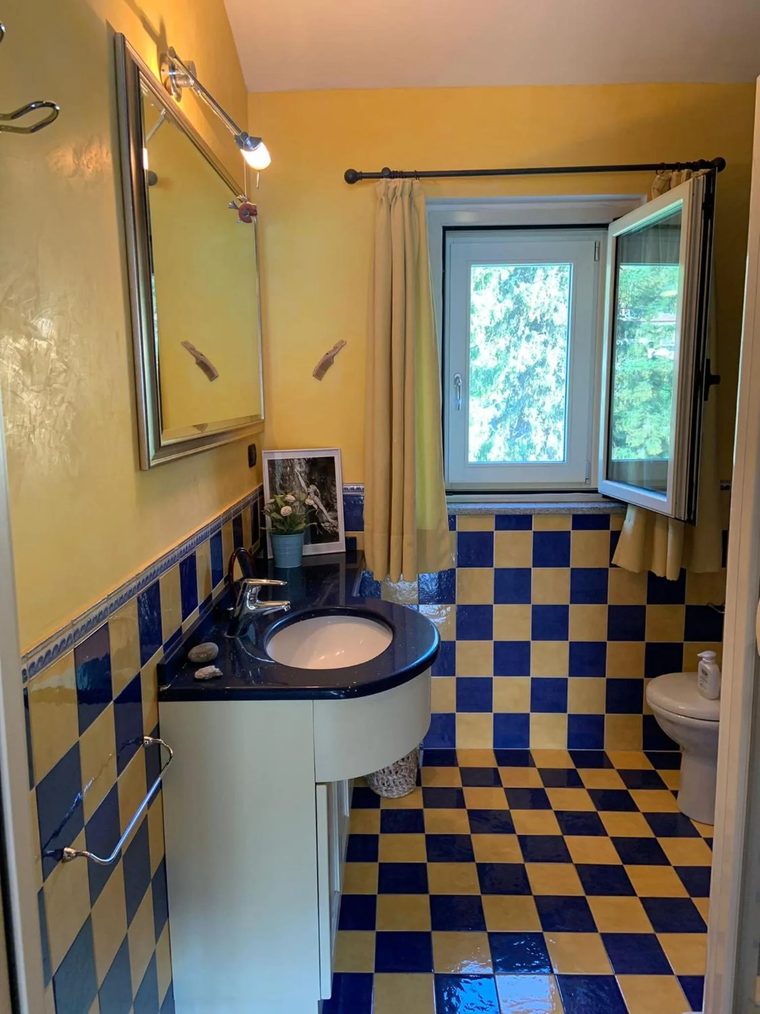 Bathroom in B&B Dolce vista al lago Lugano