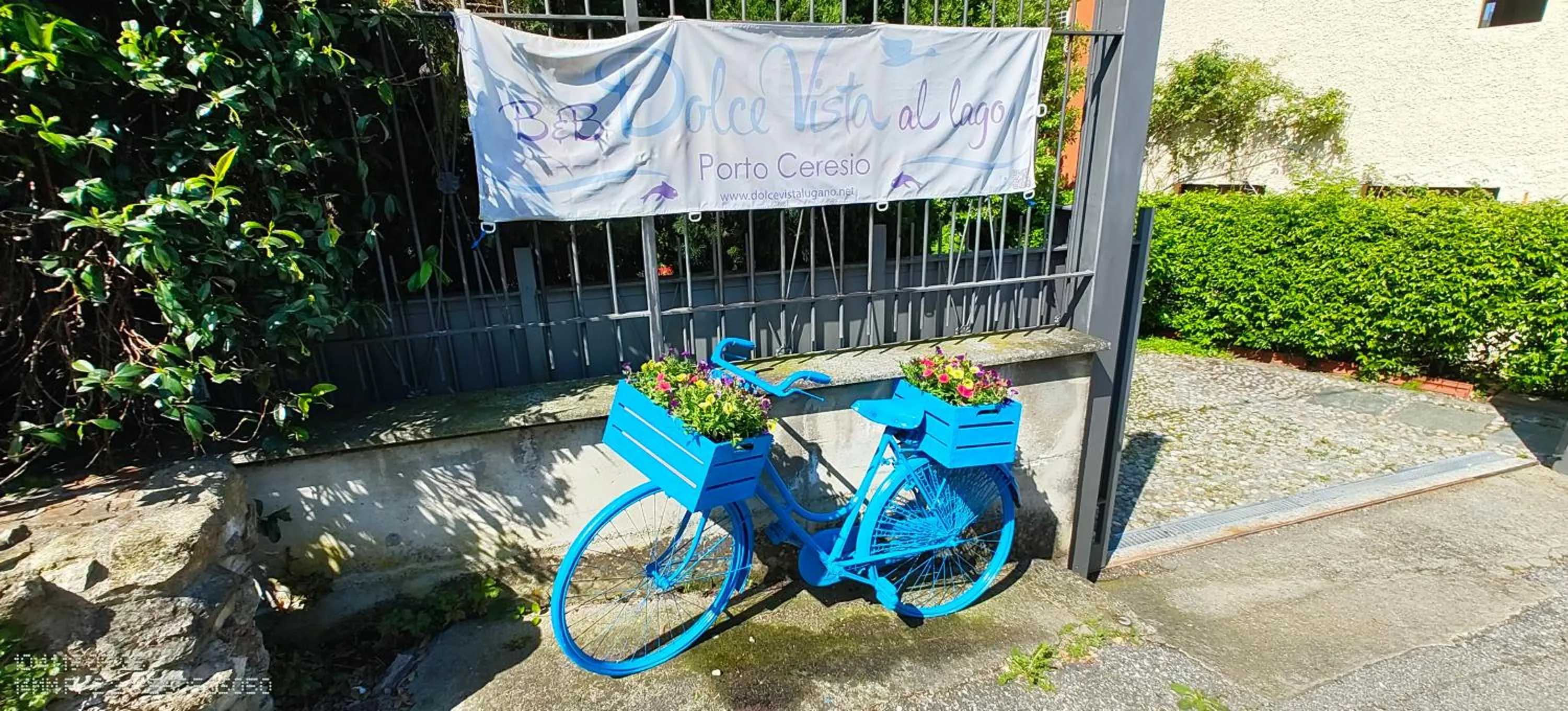 Facade/entrance in B&B Dolce vista al lago Lugano
