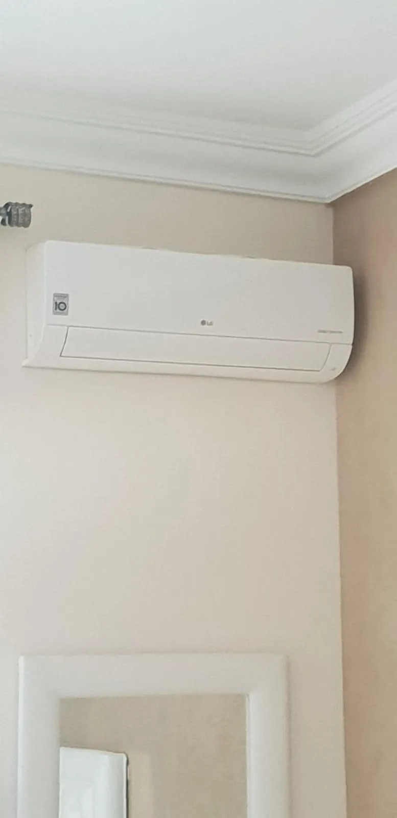 air conditioner in Apartment Borj Rayhane
