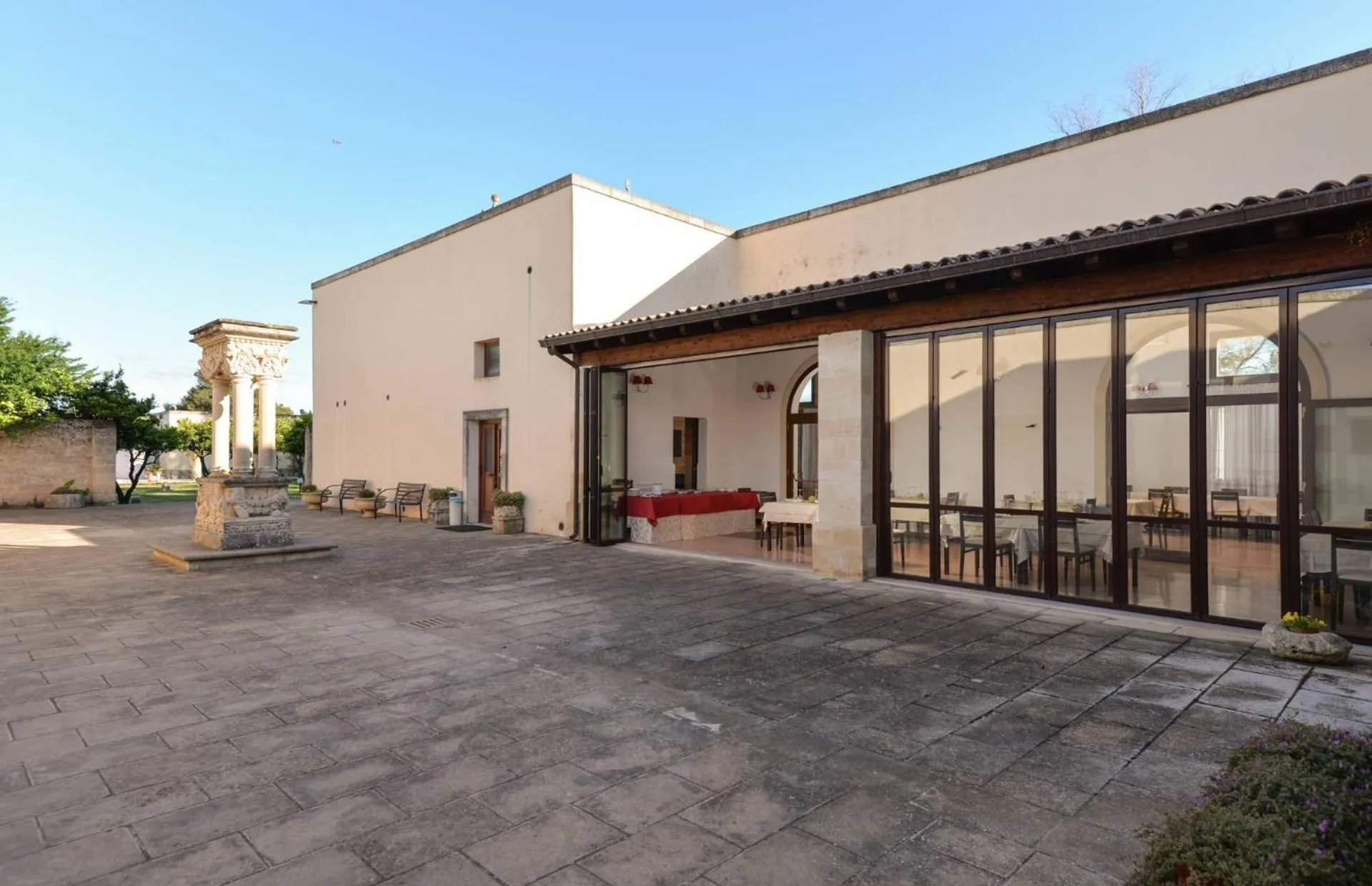 Decorative detail in Masseria Li Campi