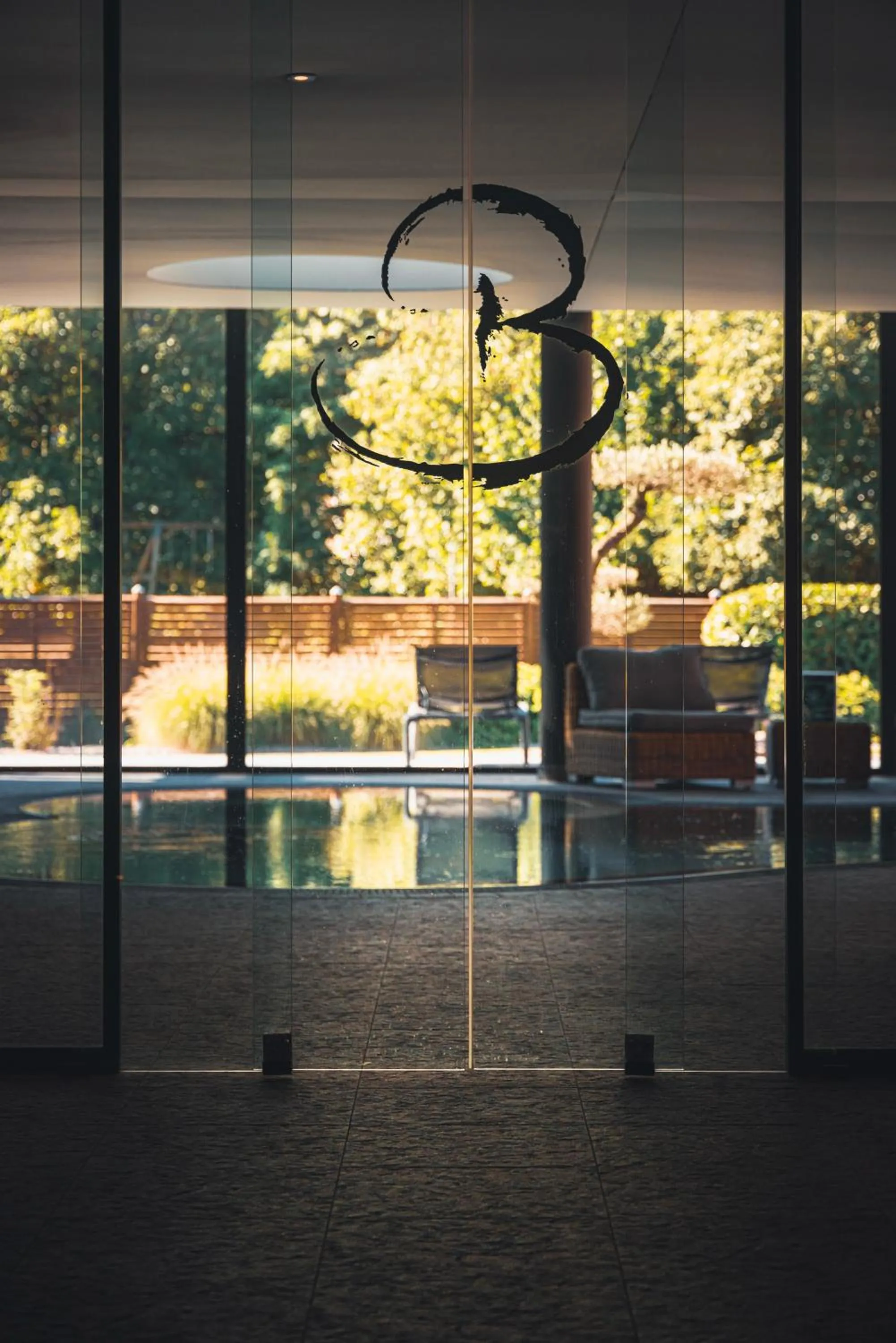 Pool view in L'auberge Du Cheval Blanc et Spa