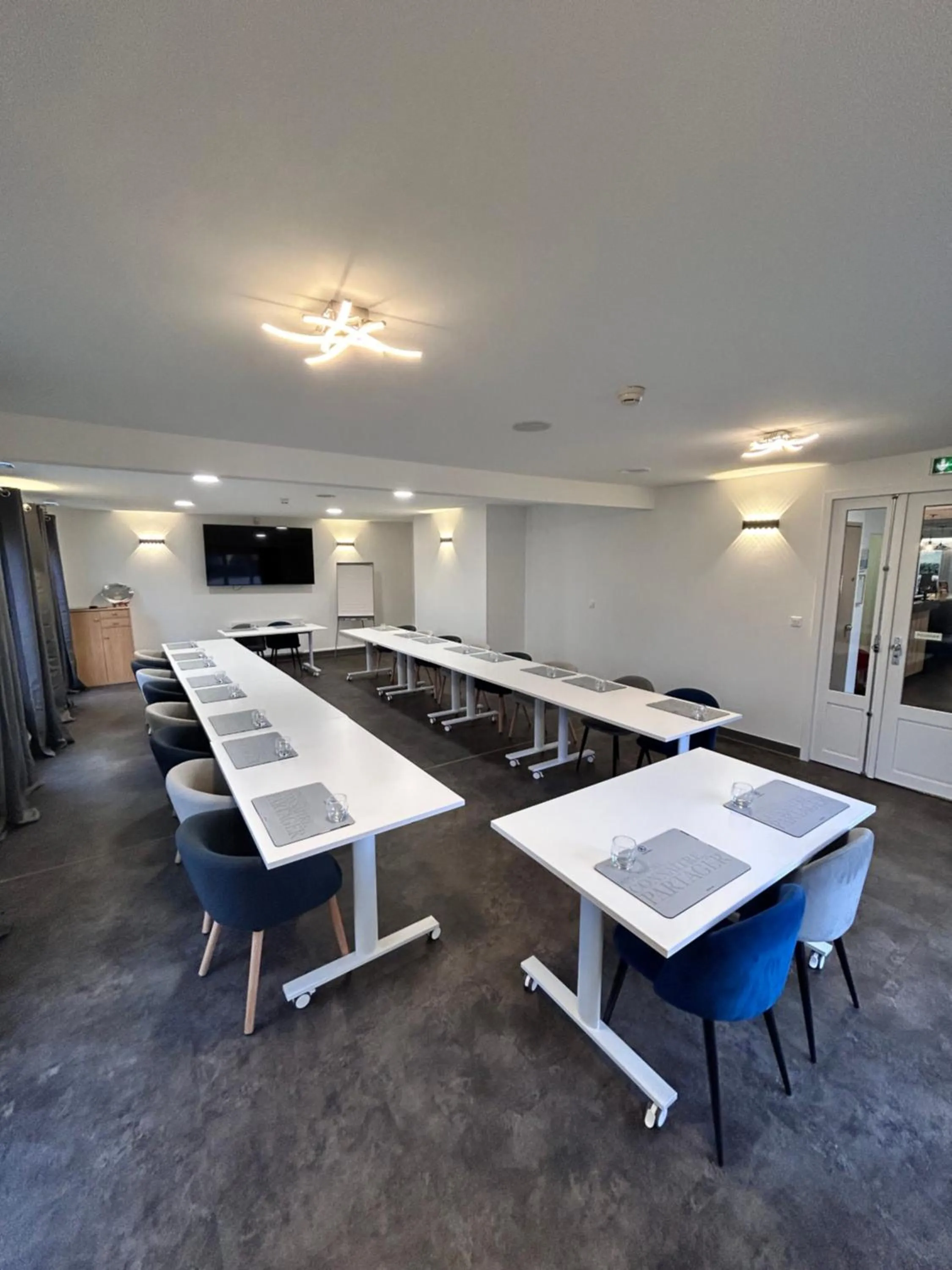 Meeting/conference room in Kyriad Bellegarde - Genève