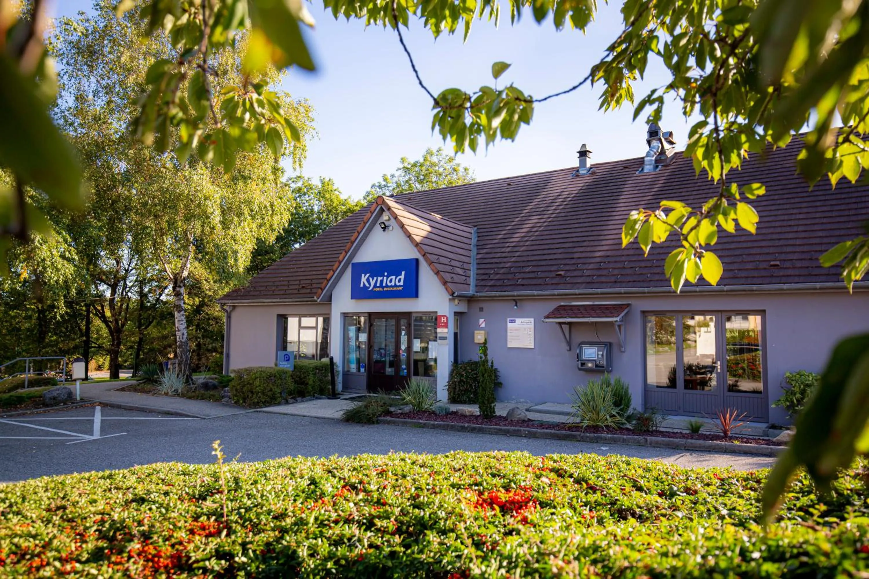 Property building in Kyriad Bellegarde - Genève