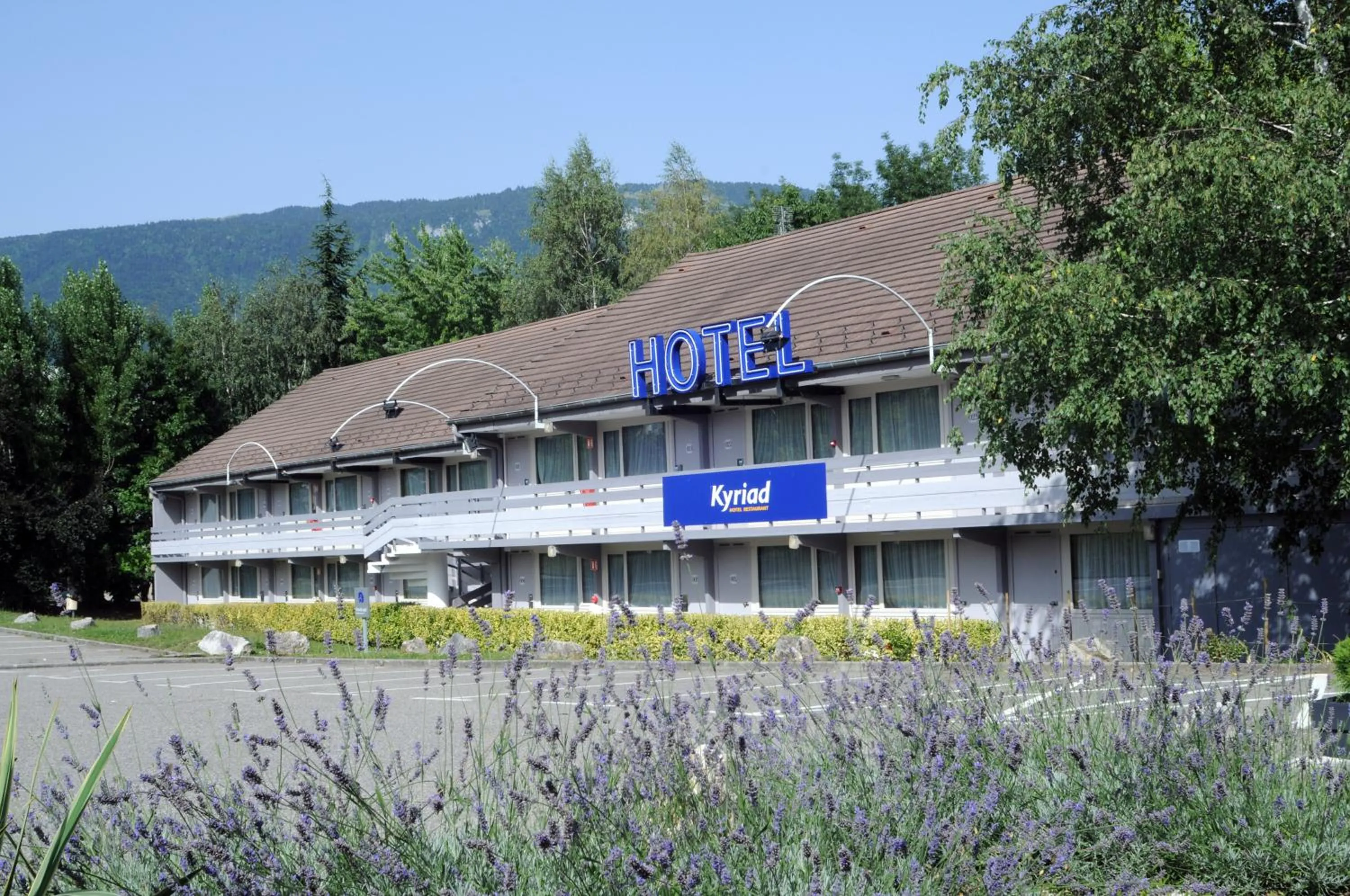 Facade/entrance in Kyriad Bellegarde - Genève