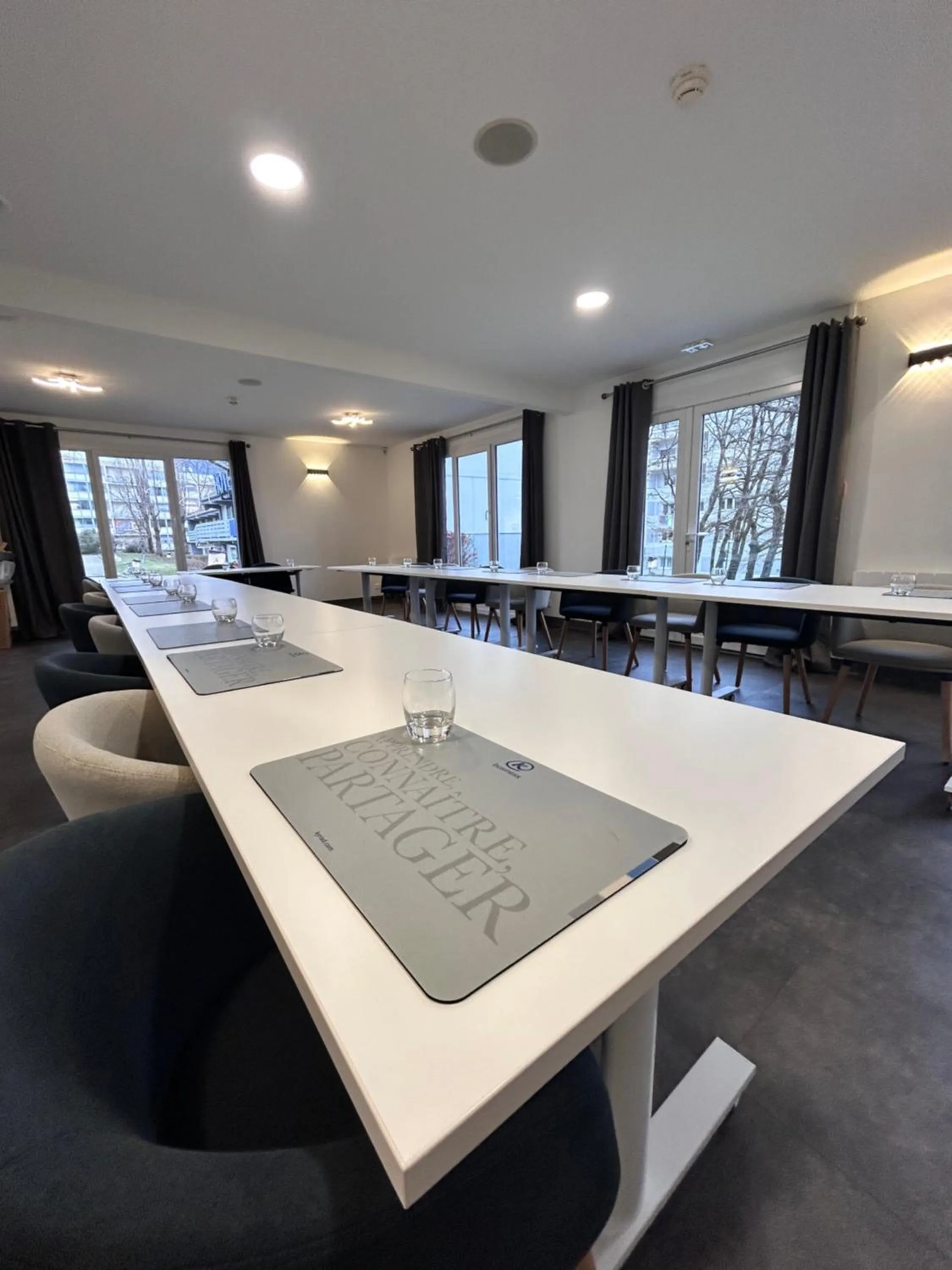 Meeting/conference room in Kyriad Bellegarde - Genève