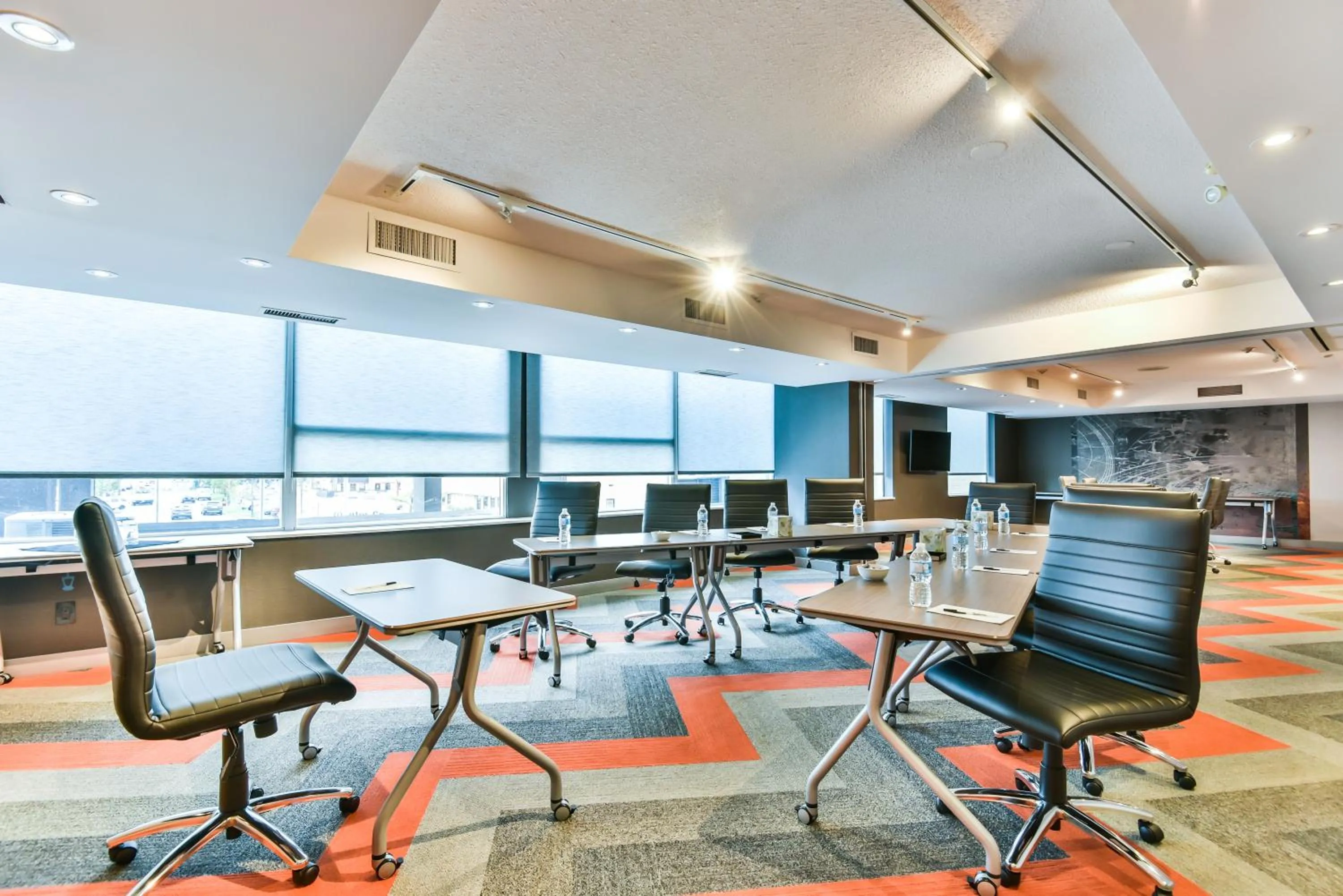 Meeting/conference room in Radisson Suites Hotel Toronto Airport