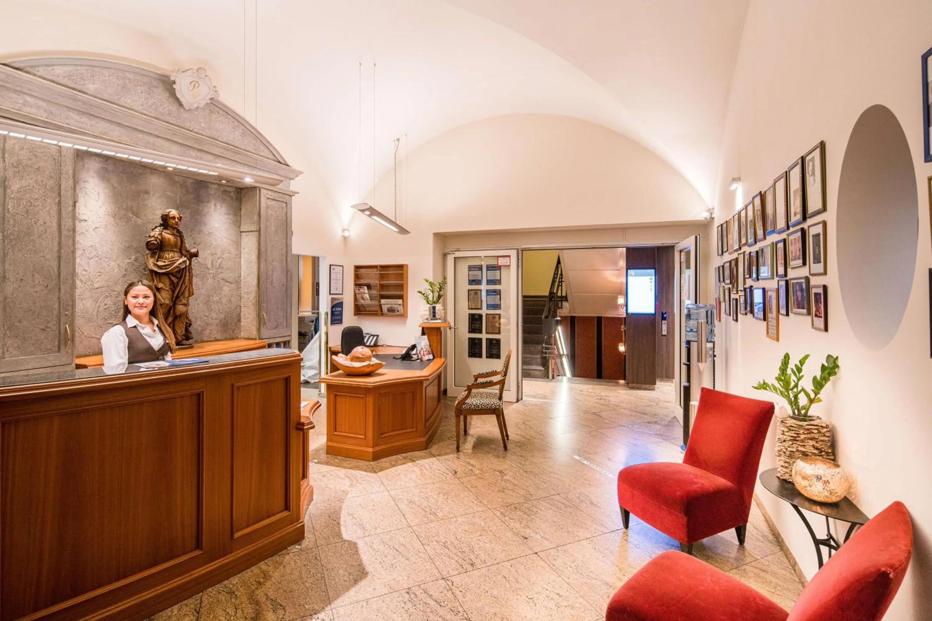 Lobby or reception in Best Western Premier Hotel Rebstock