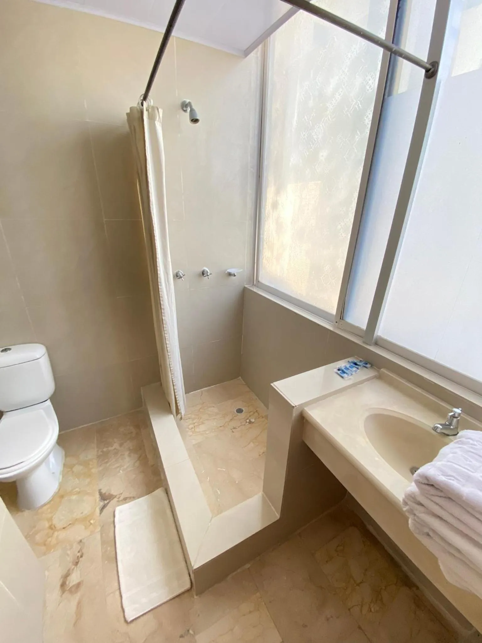 Shower in Hotel Cartagena Premium