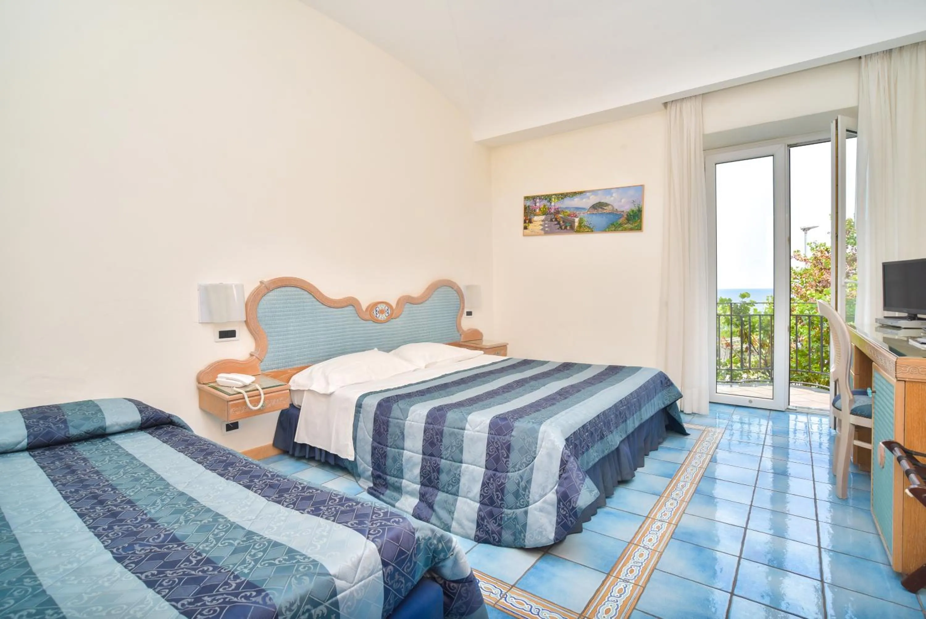 Bed in Albergo Italia - Beach Hotel