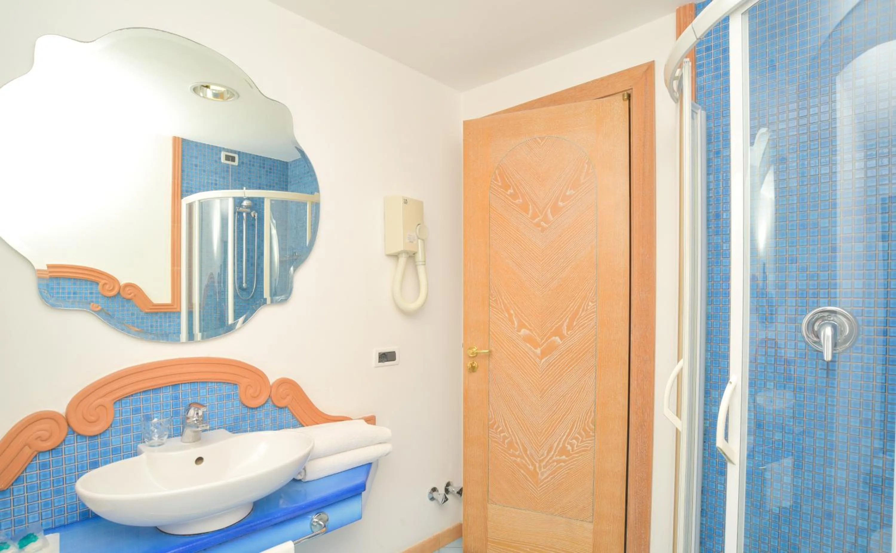 Shower in Albergo Italia - Beach Hotel