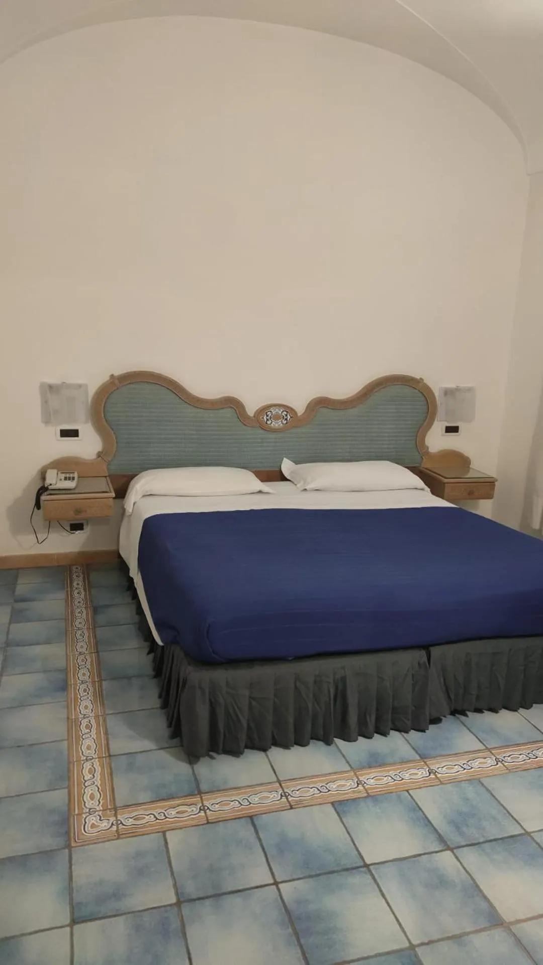 Bed in Albergo Italia - Beach Hotel