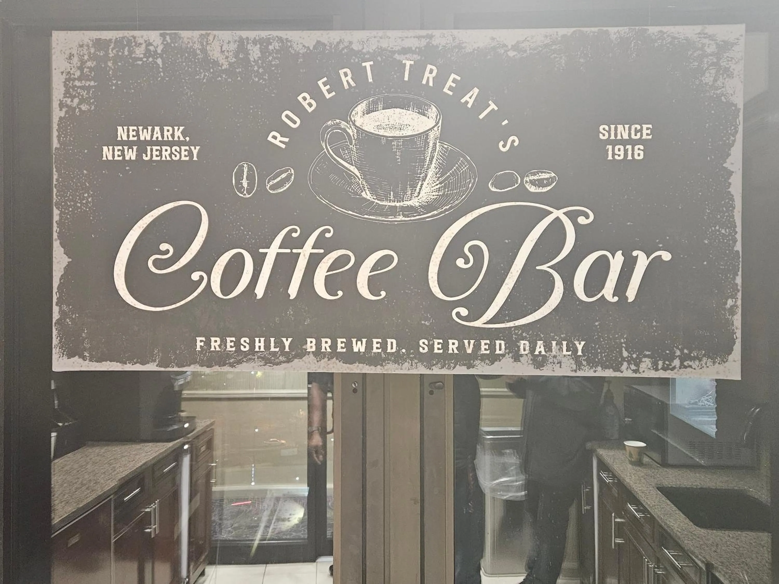 Coffee/tea facilities in Robert Treat Hotel