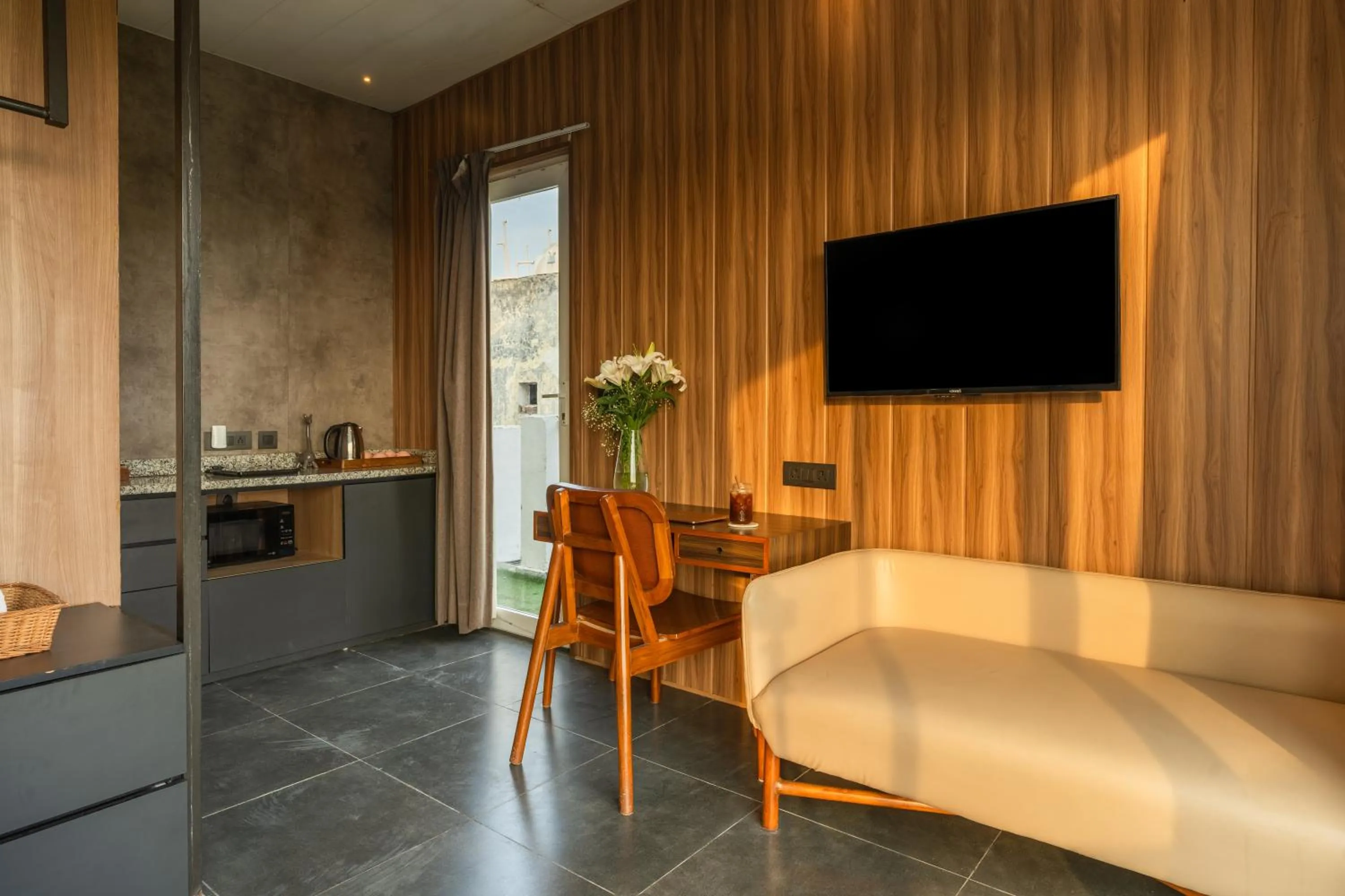 Kitchen or kitchenette in Minimalist One Hauz Khas Village