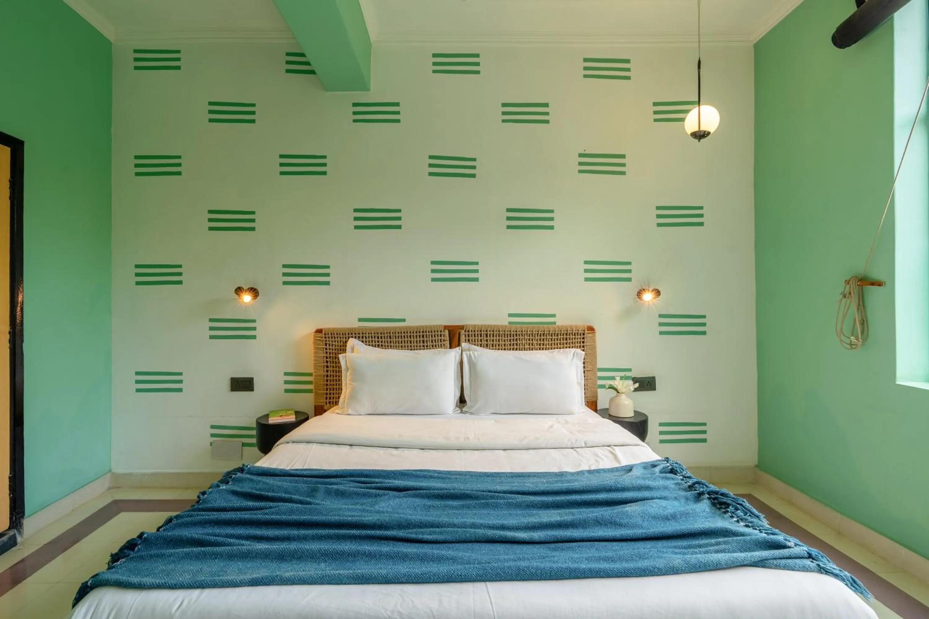 Photo of the whole room, Bed in Minimalist One Hauz Khas Village