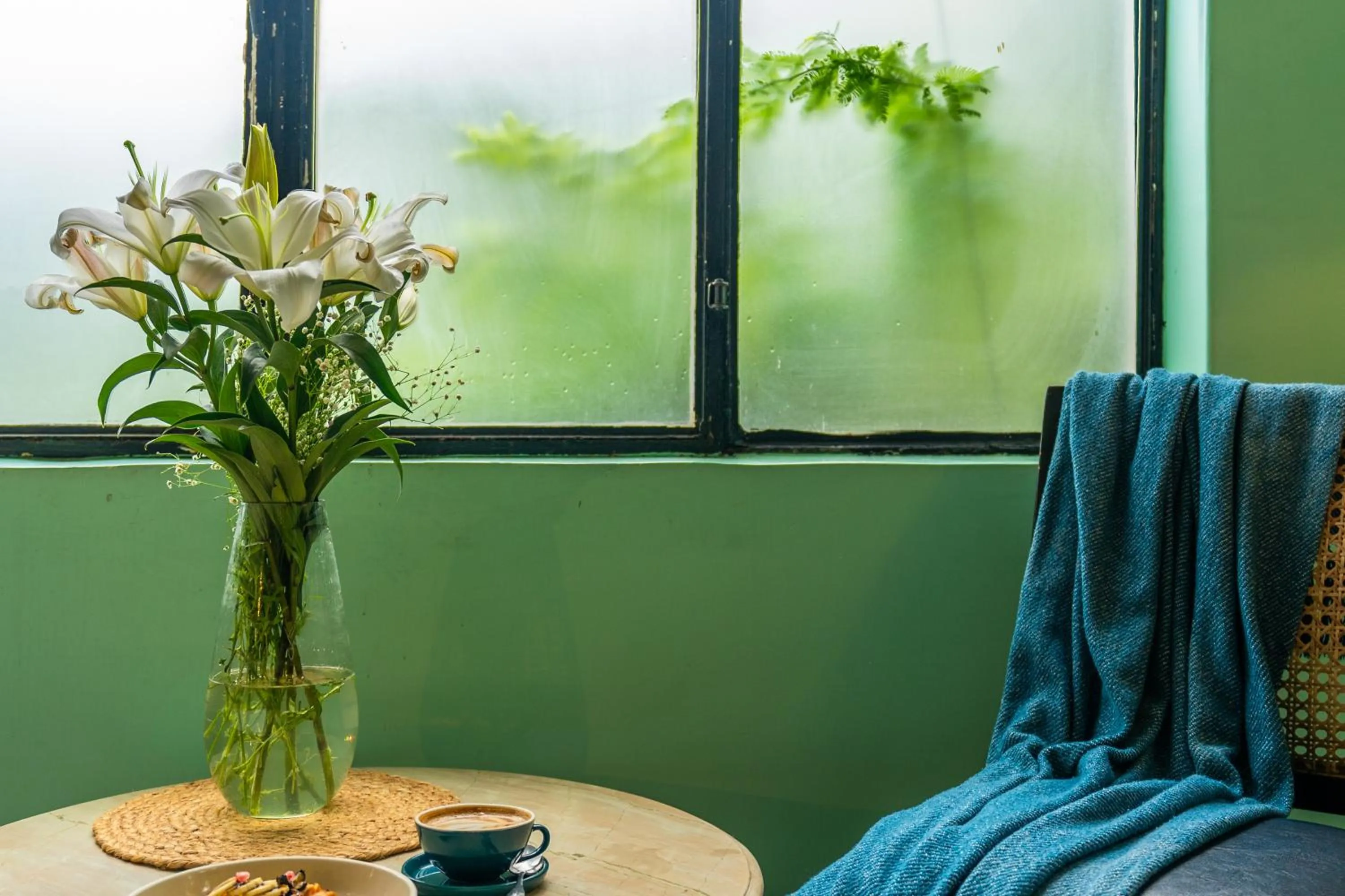 Seating area in Minimalist One Hauz Khas Village