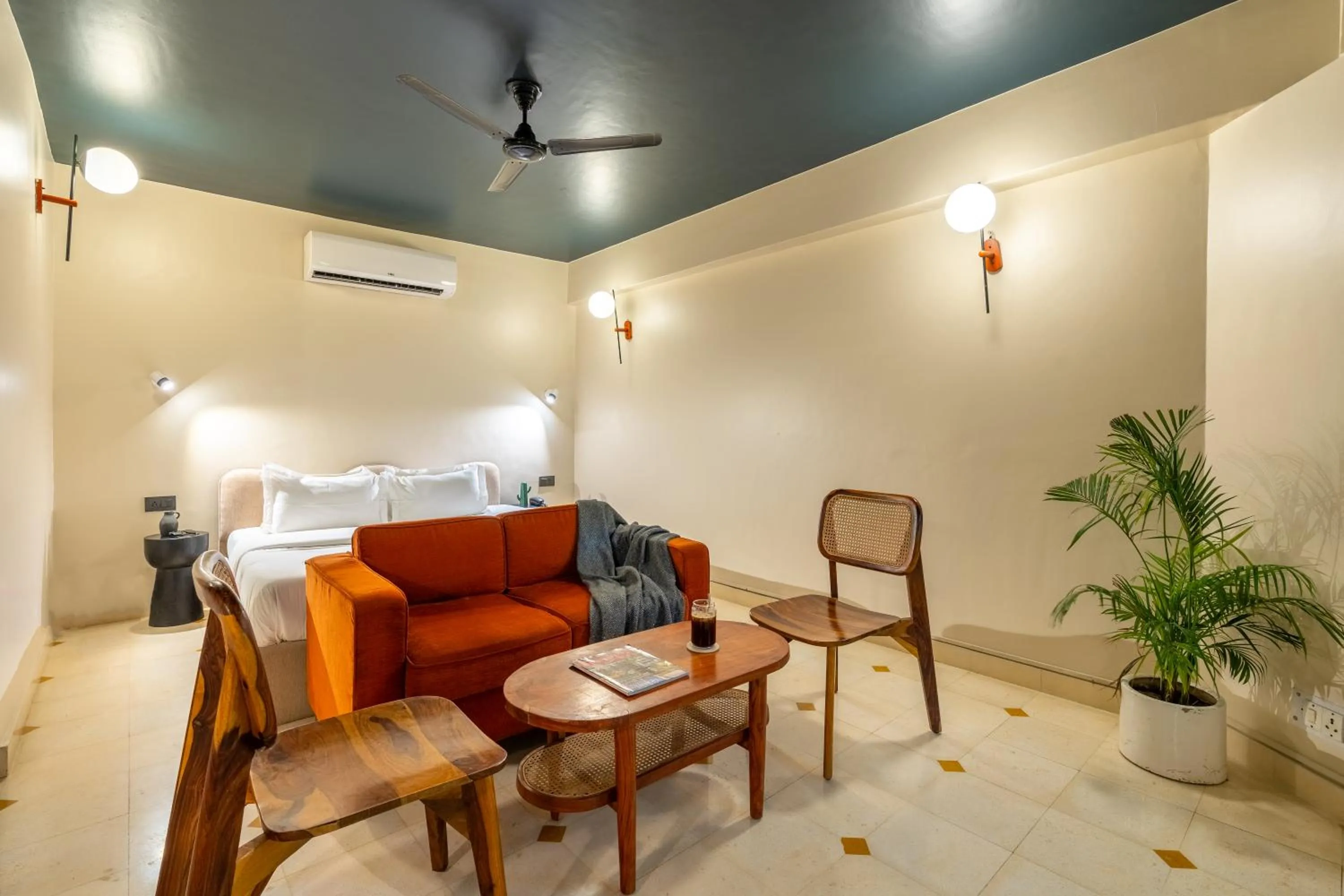 Photo of the whole room, Bed in Minimalist One Hauz Khas Village