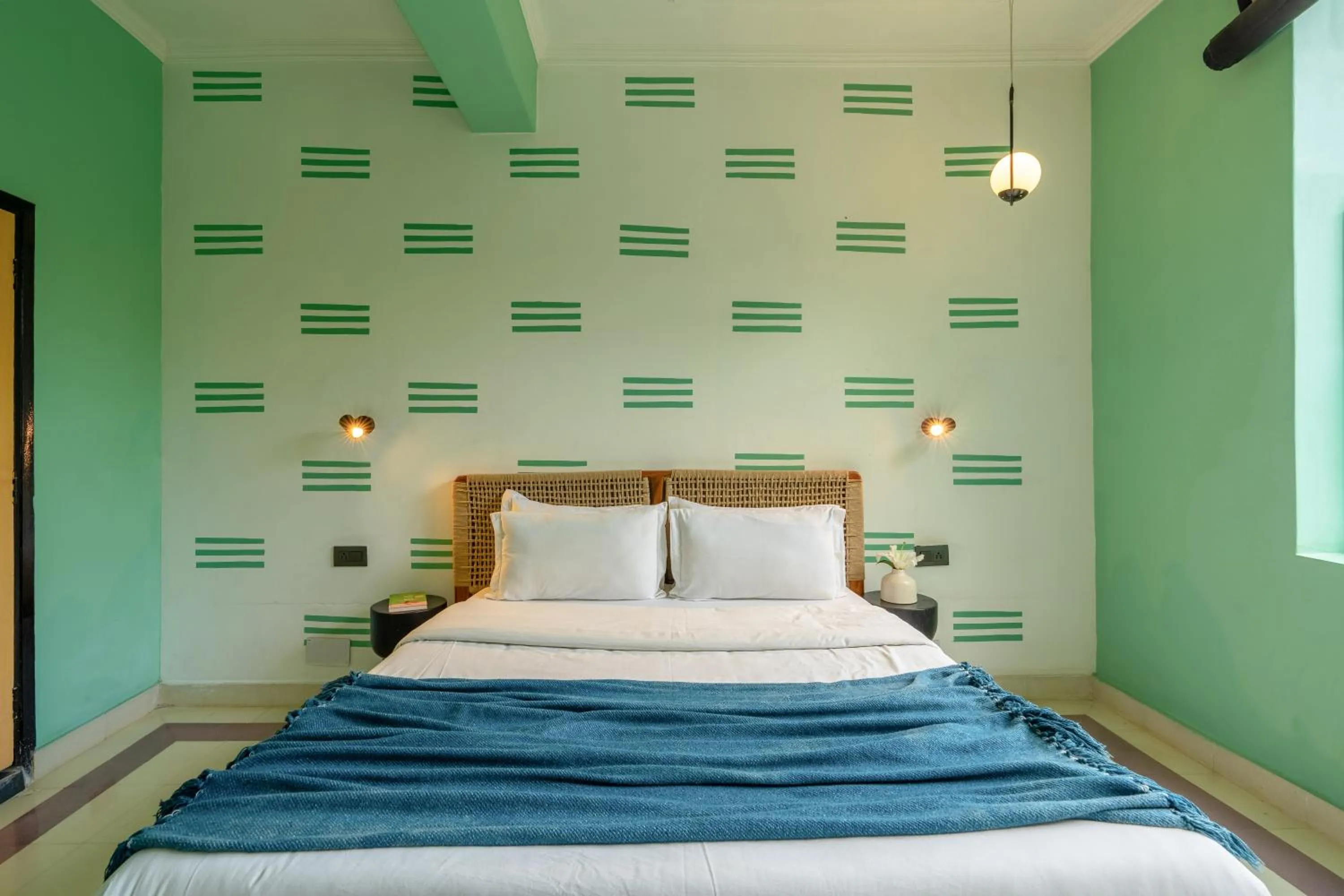 Photo of the whole room, Bed in Minimalist One Hauz Khas Village