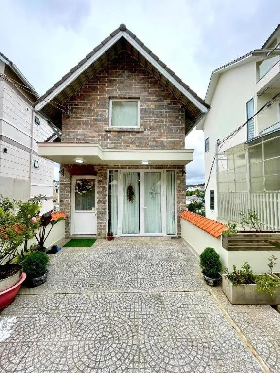 Hoa Ngoc Lan - The Orchid Villa Dalat