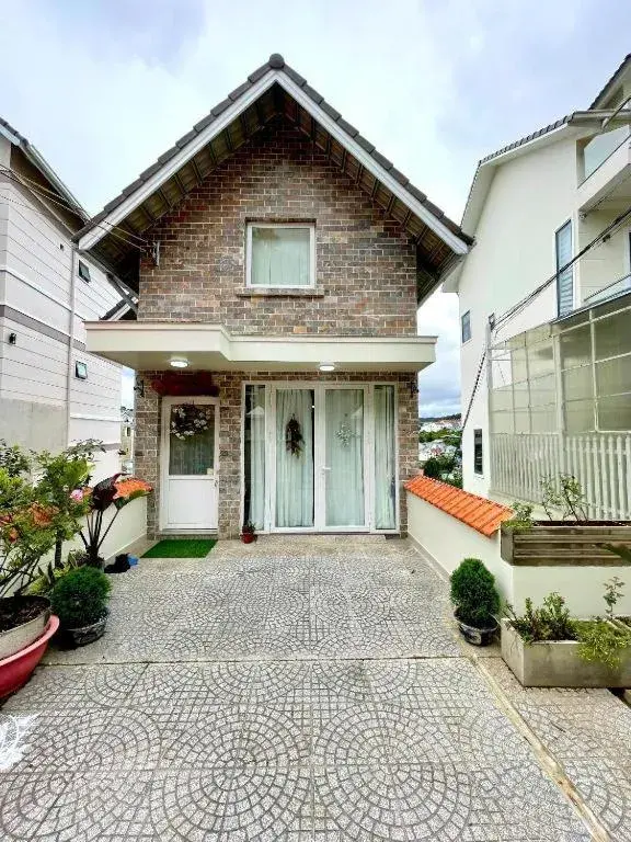 Three-Bedroom Villa in Hoa Ngoc Lan - The Orchid Villa Dalat Three-Bedroom Villa in Hoa Ngoc Lan - The Orchid Villa Dalat