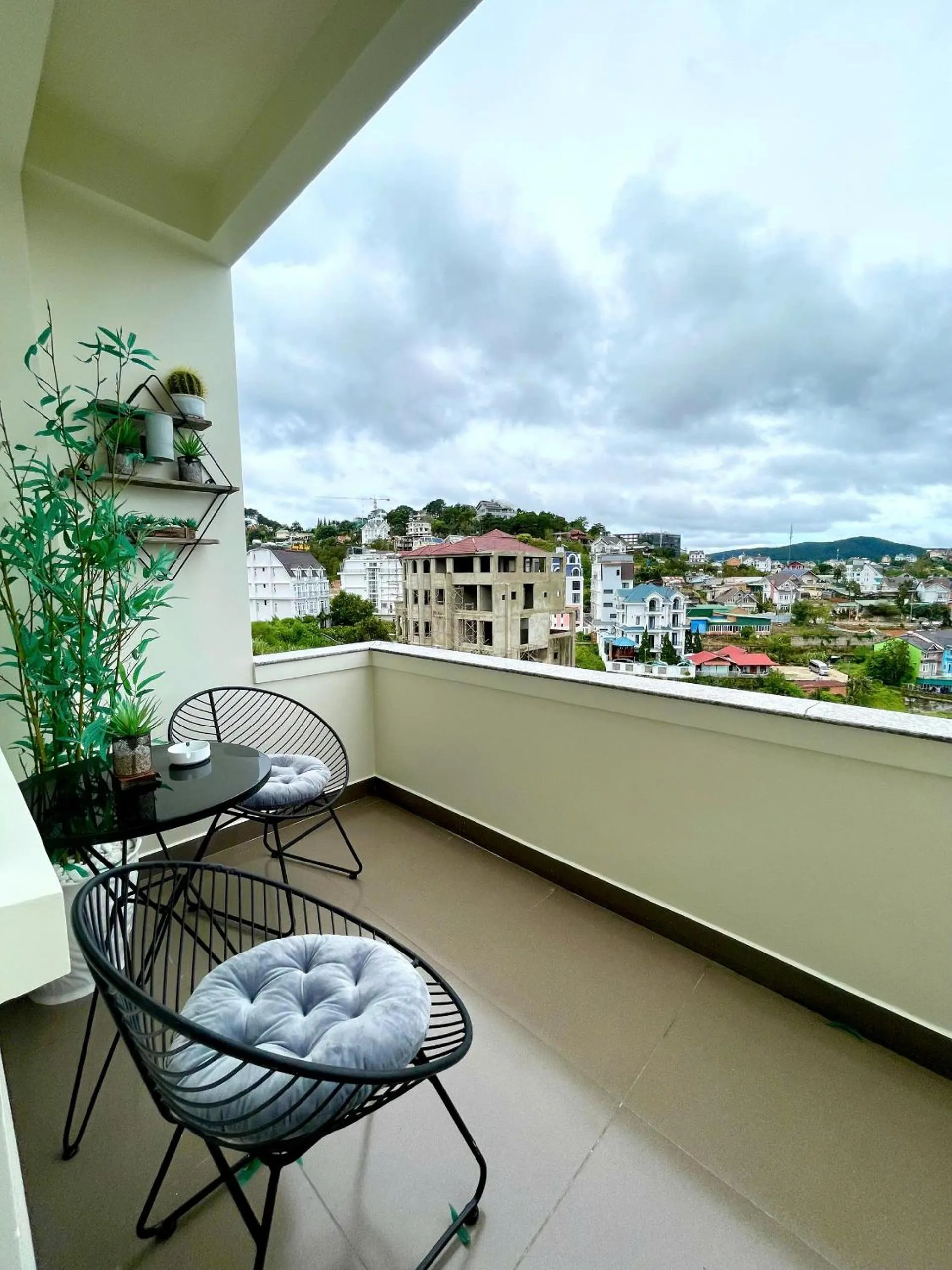 Hoa Ngoc Lan - The Orchid Villa Dalat