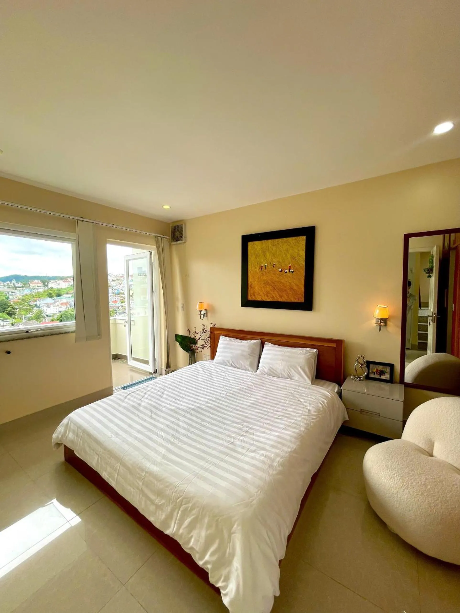 Bed in Hoa Ngoc Lan - The Orchid Villa Dalat