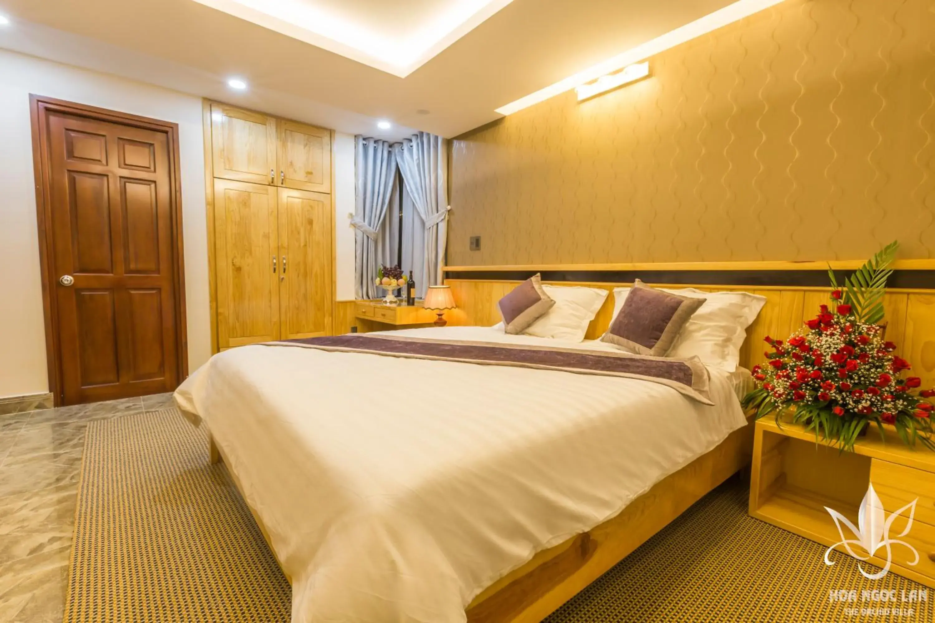 King Room with Mountain View in Hoa Ngoc Lan - The Orchid Villa Dalat King Room with Mountain View in Hoa Ngoc Lan - The Orchid Villa Dalat