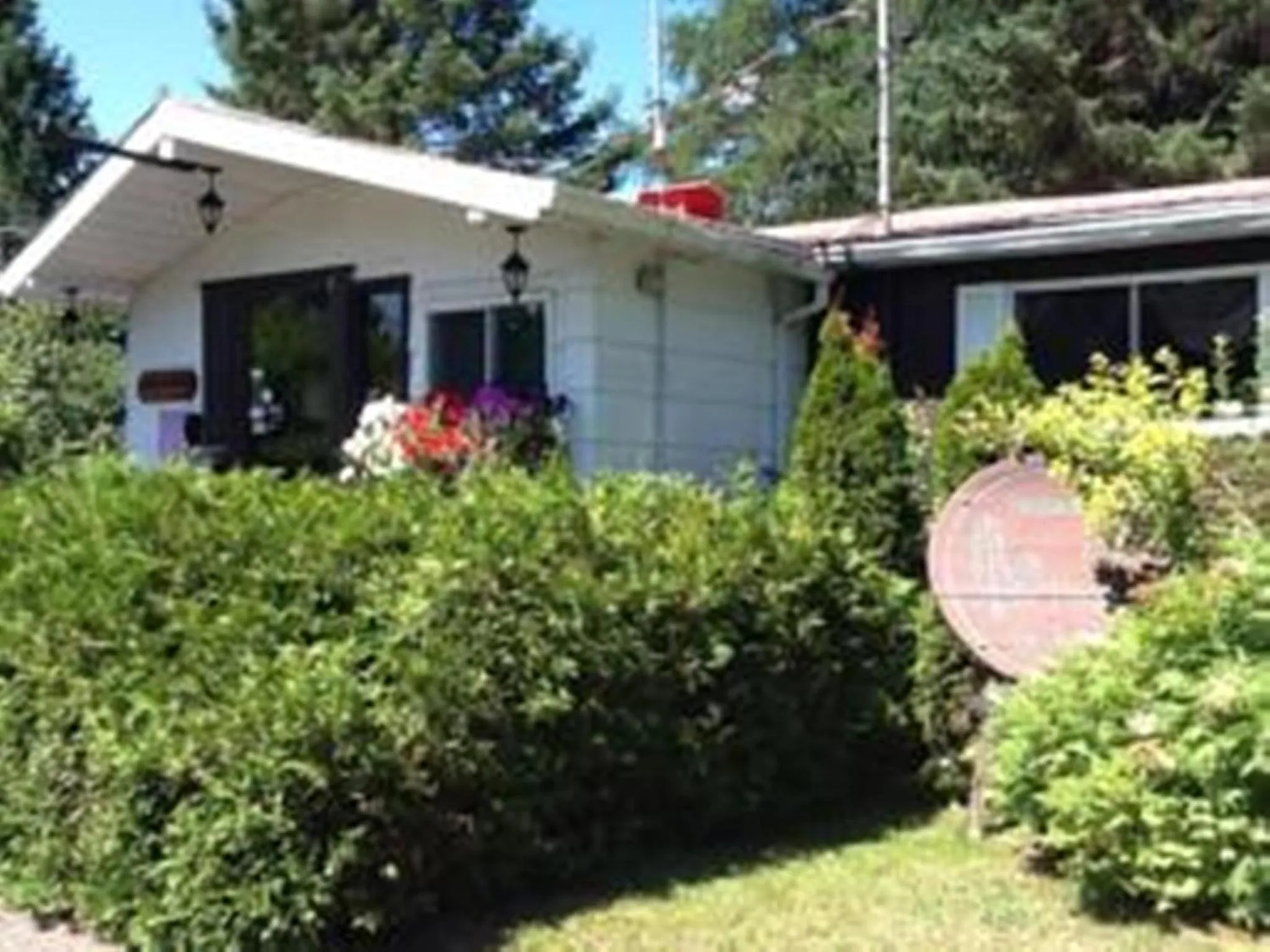Facade/entrance in Auberge Mountain View Inn