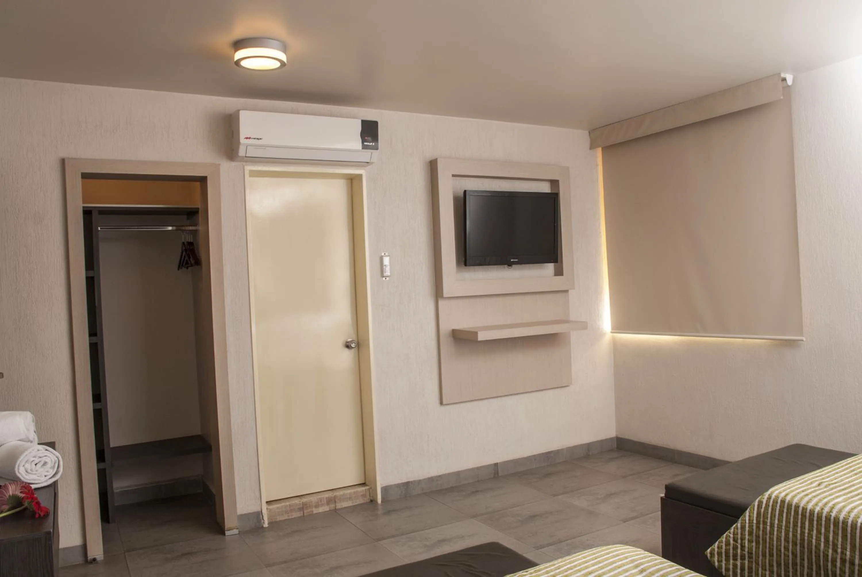 TV and multimedia in Hotel Expo Abastos