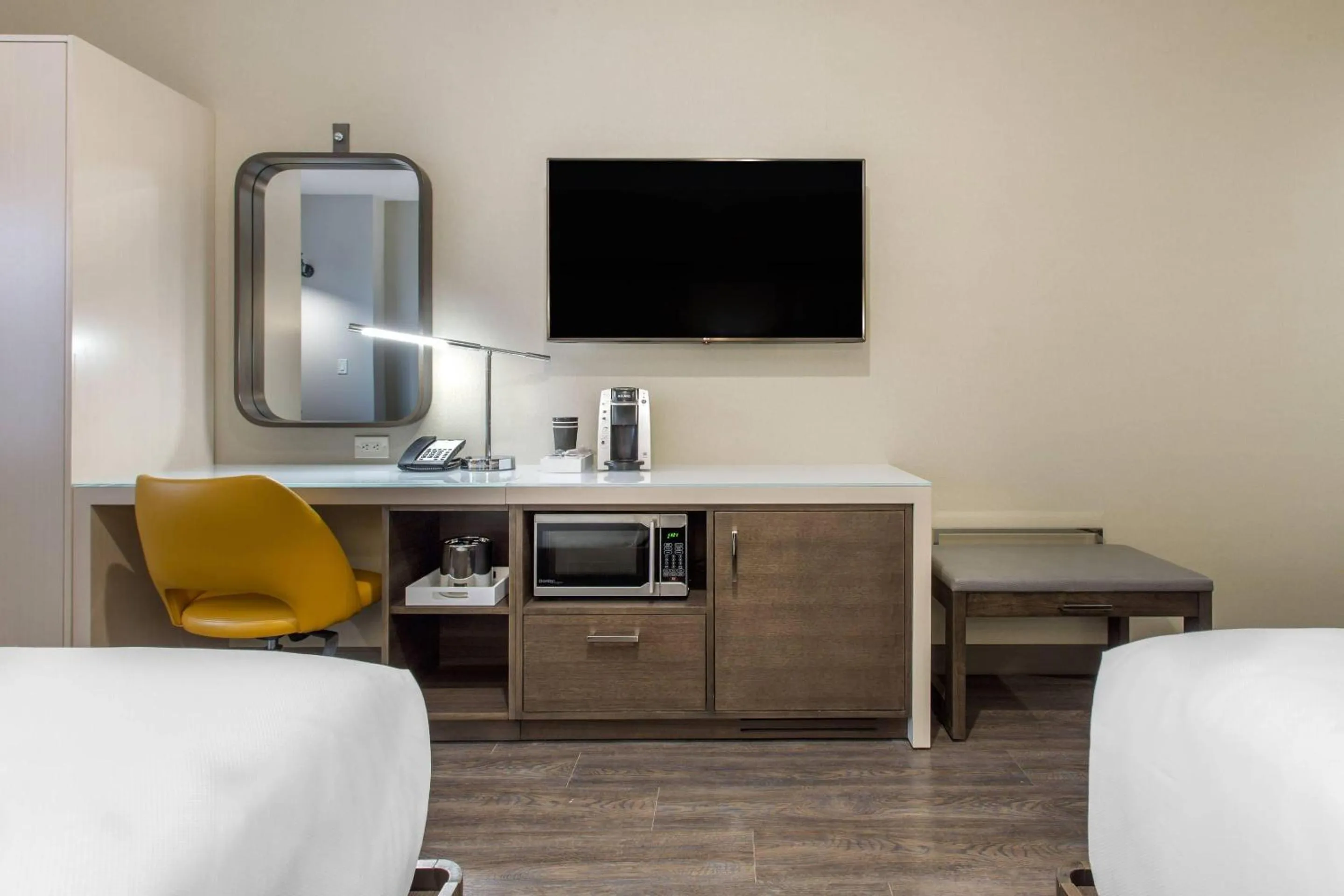 Bedroom, Bed in Cambria Hotel Philadelphia Downtown - Center City