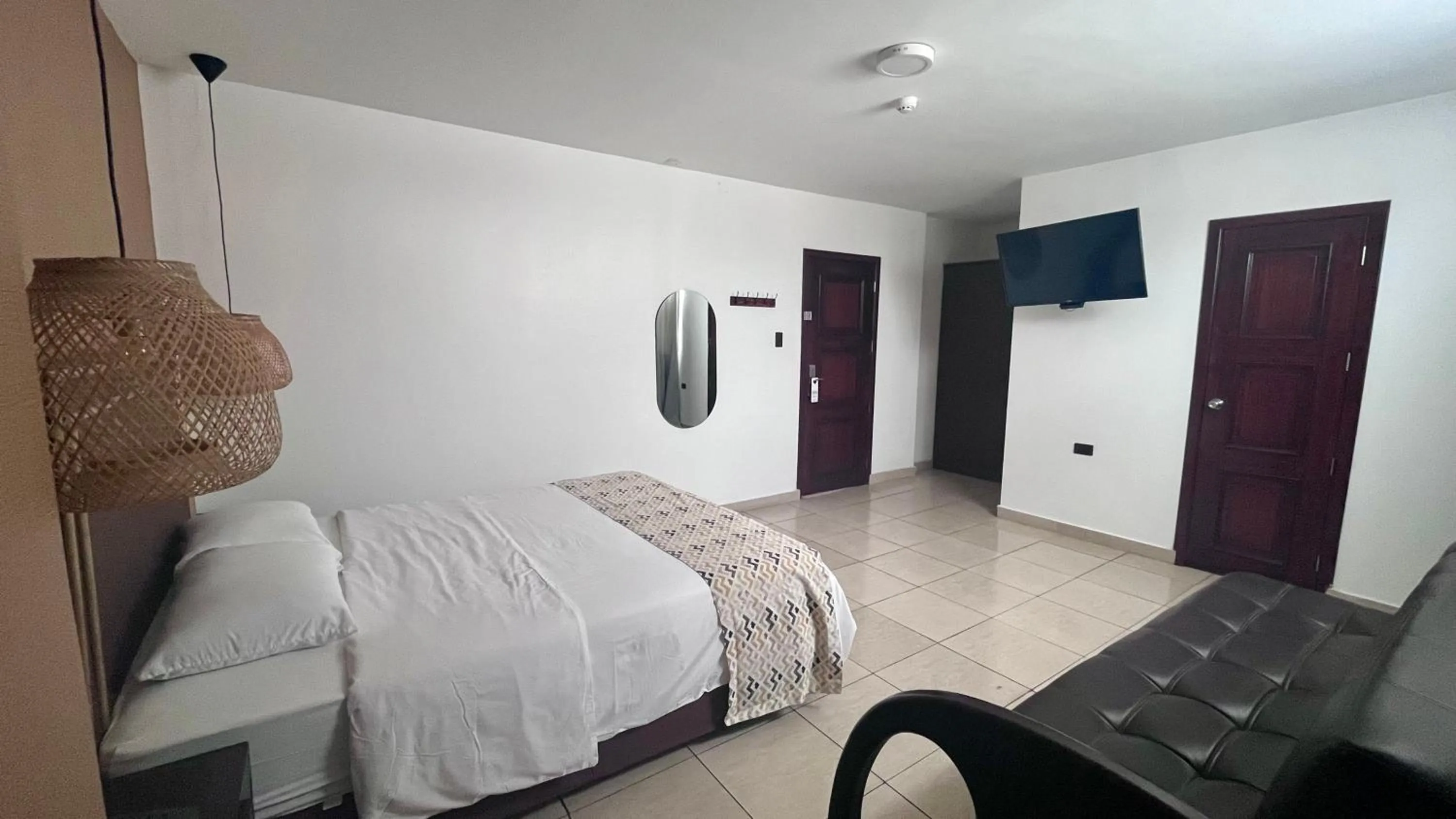 TV and multimedia, Bed in Hotel Patrimonial by Greenfield