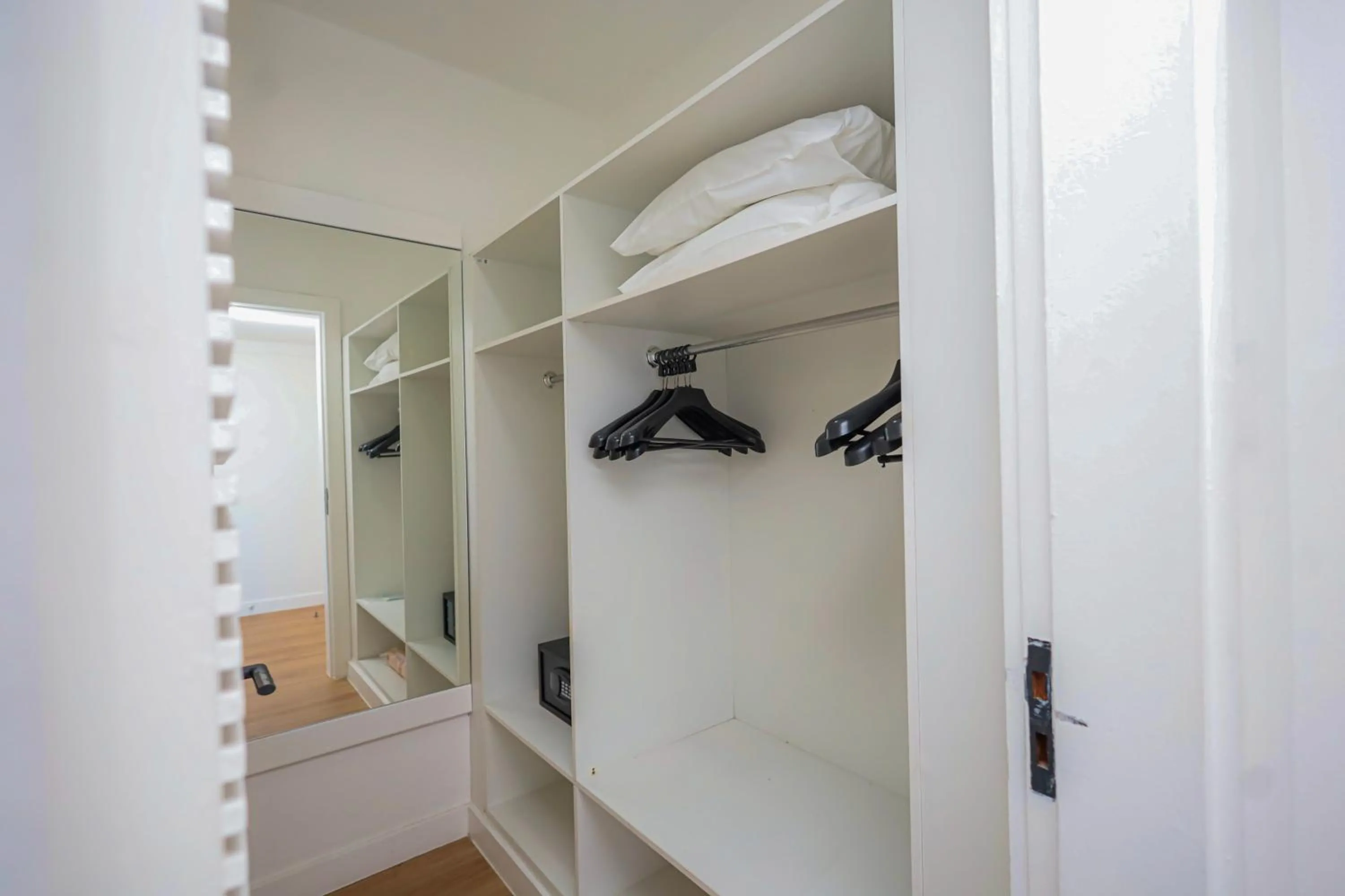 wardrobe in Maceió Atlantic Suites