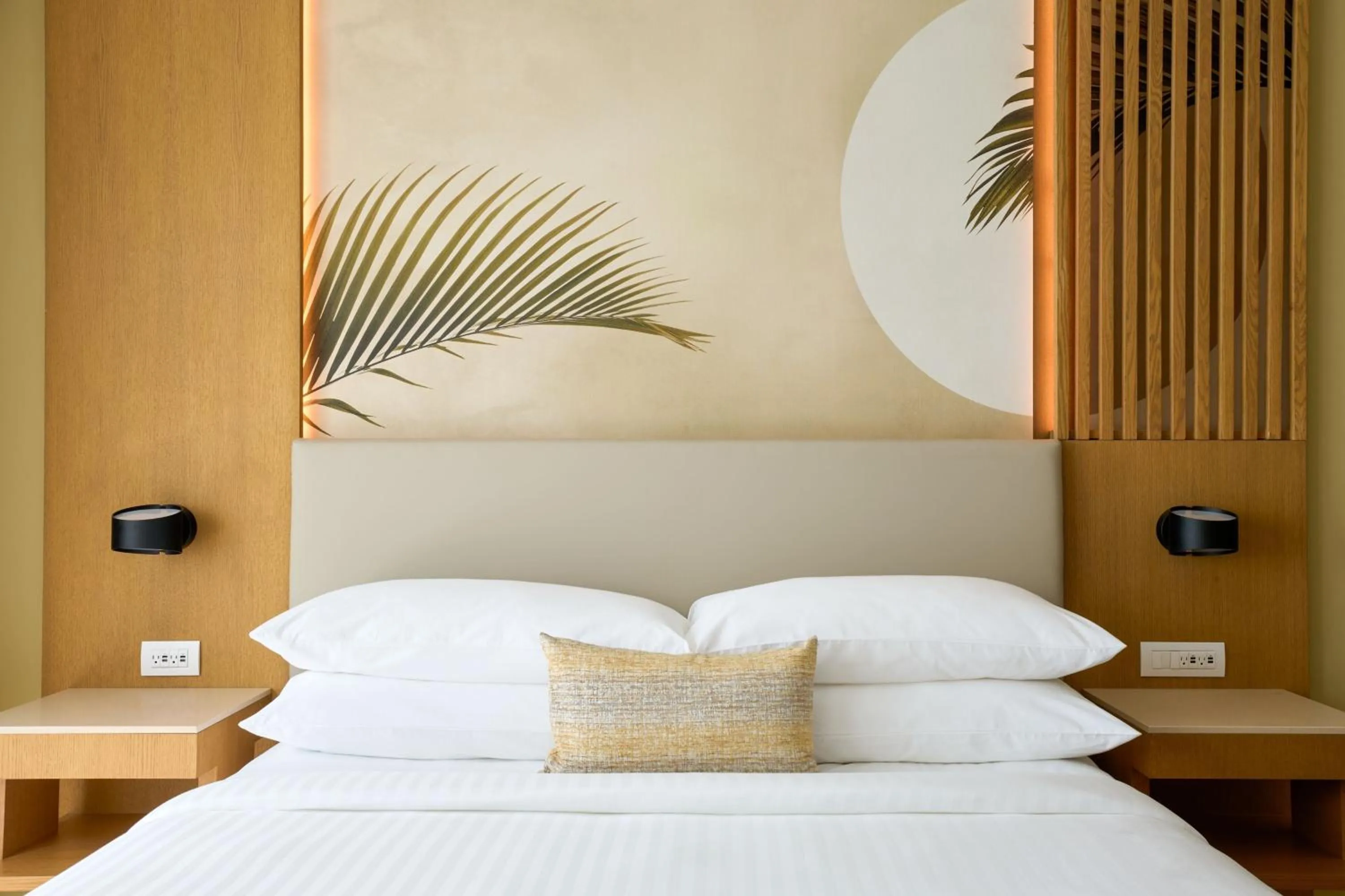 Bedroom, Bed in Marriott Cancun, An All-Inclusive Resort