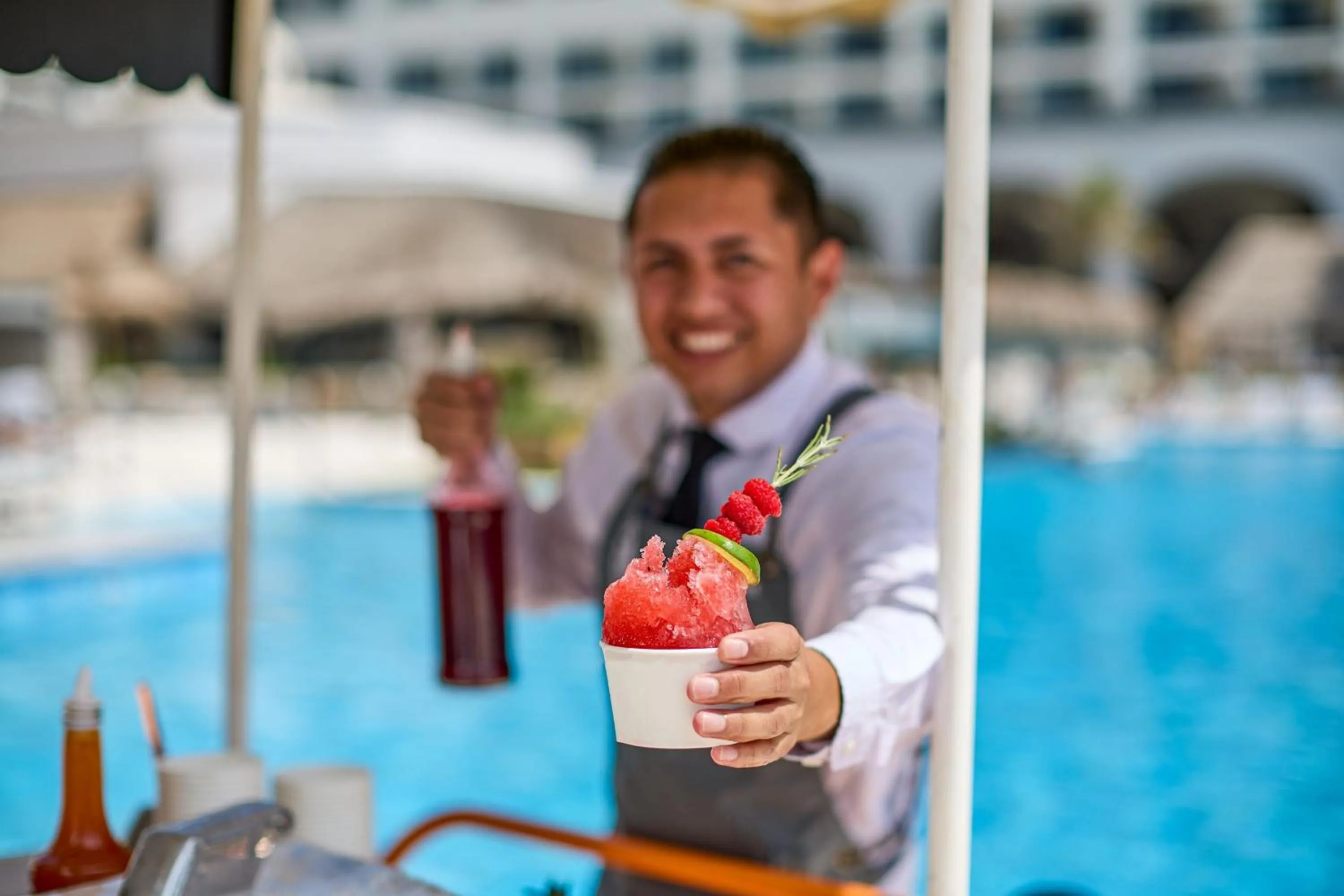 Swimming pool in Marriott Cancun, An All-Inclusive Resort