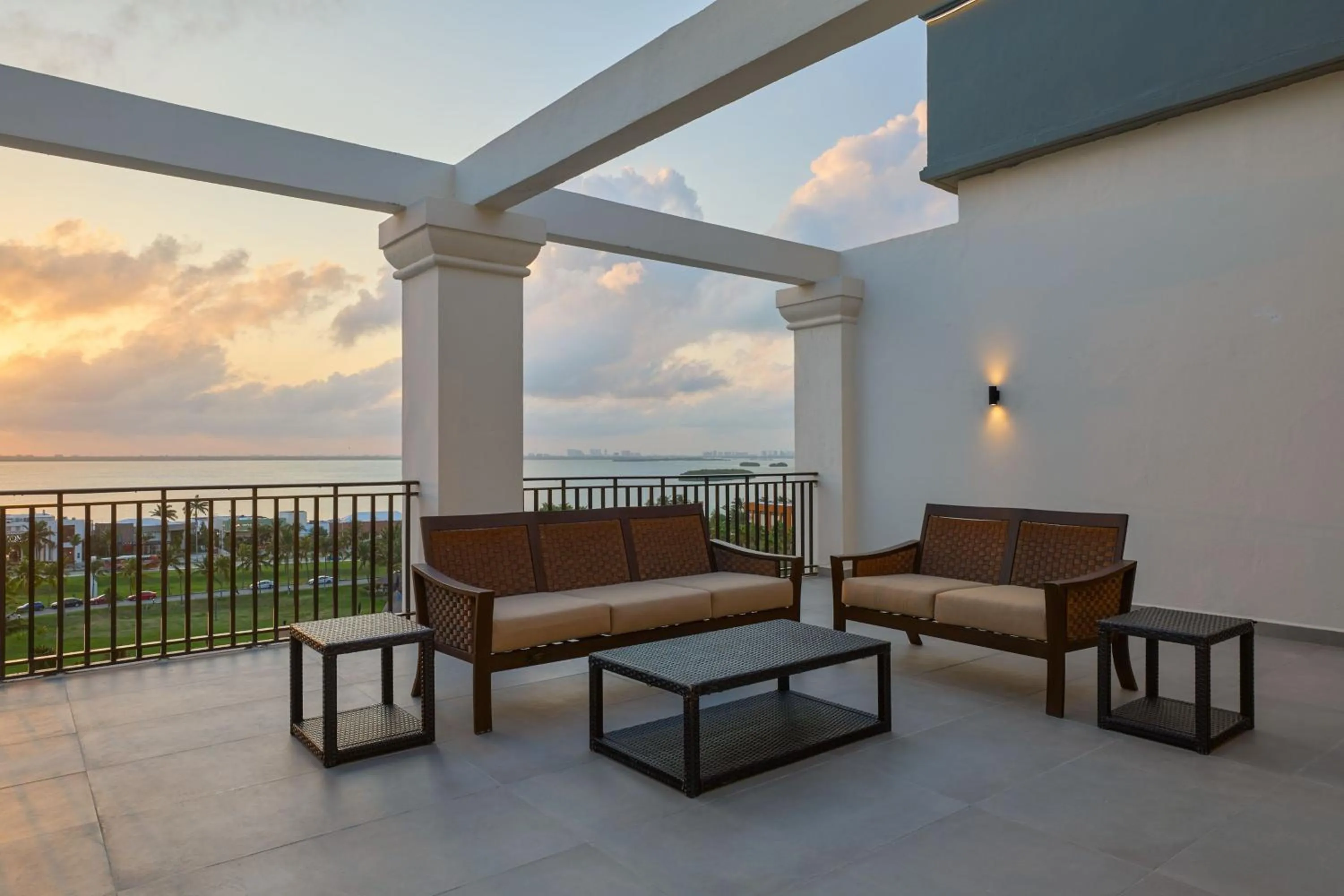 Photo of the whole room in Marriott Cancun, An All-Inclusive Resort