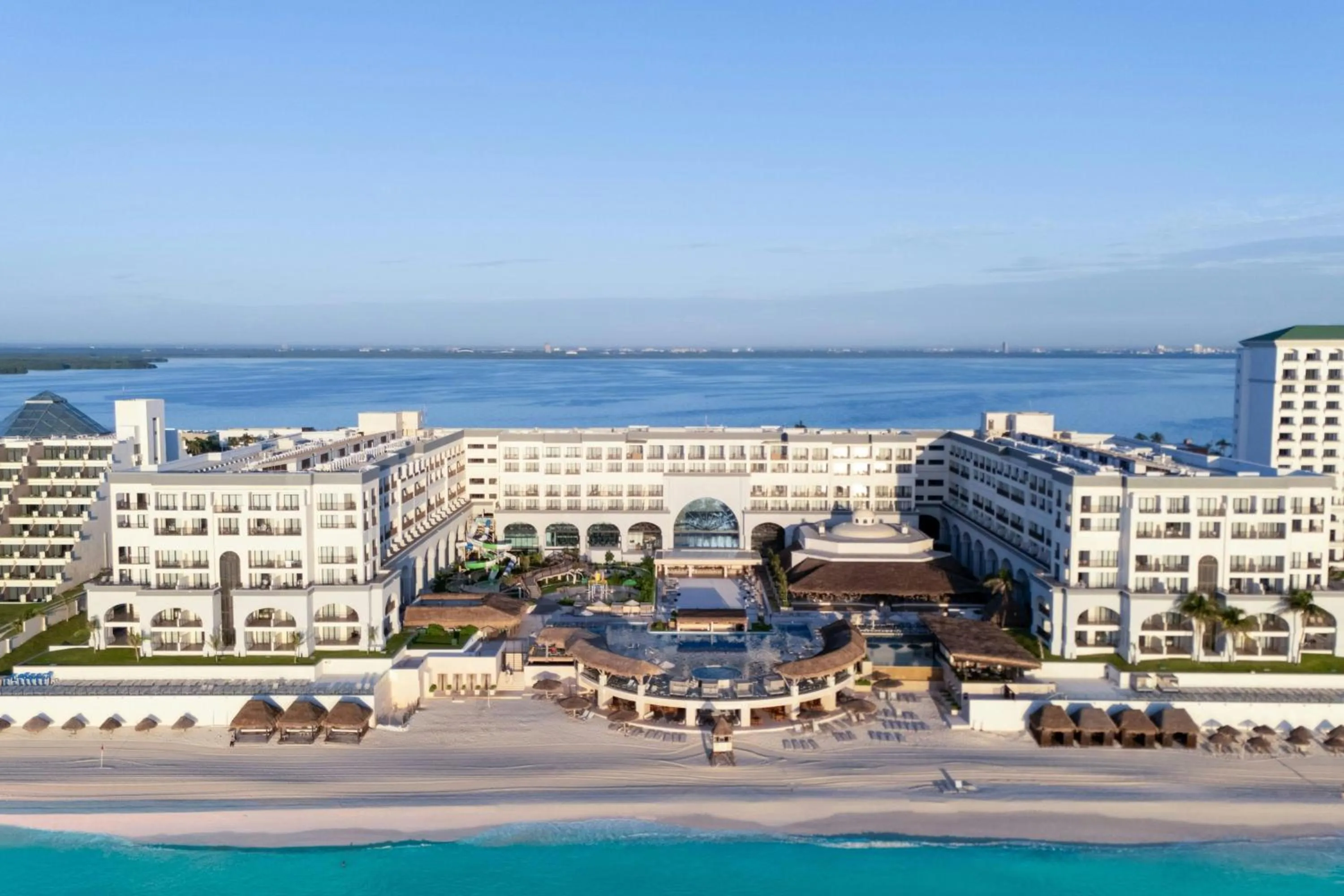 Property building in Marriott Cancun, An All-Inclusive Resort