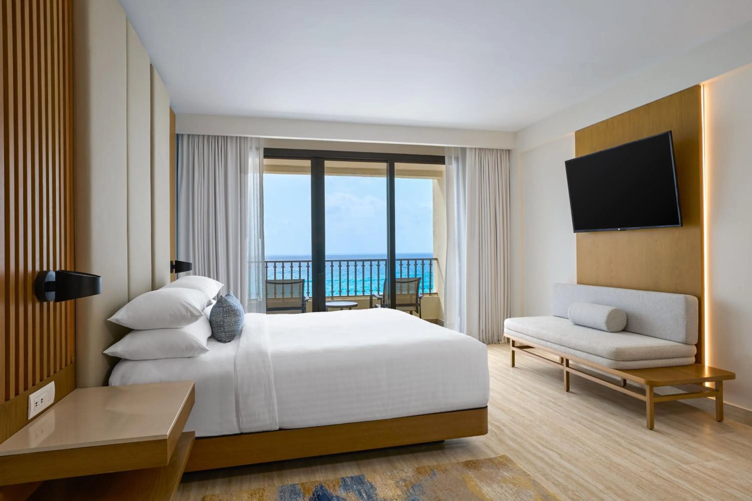 Bedroom, Bed in Marriott Cancun, An All-Inclusive Resort