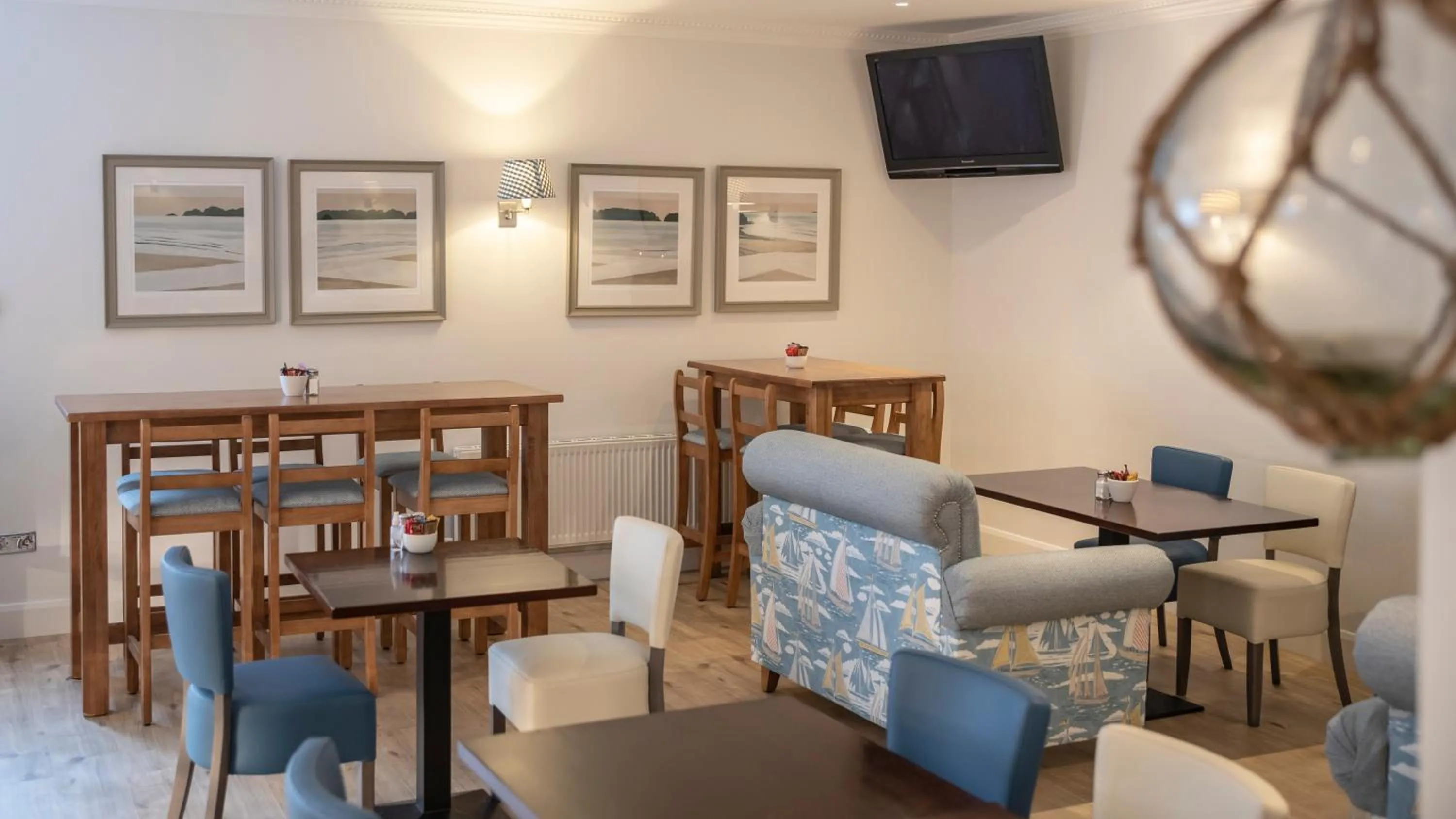 Lounge or bar in The Glenside