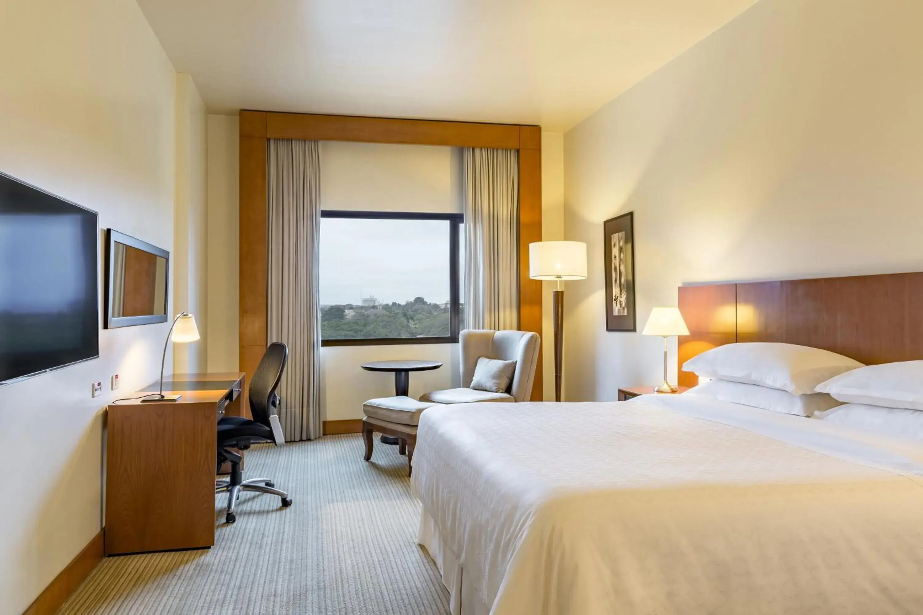 Sheraton Club, Club lounge access, Guest room, 1 King in Sheraton Asuncion Hotel Sheraton Club, Club lounge access, Guest room, 1 King in Sheraton Asuncion Hotel